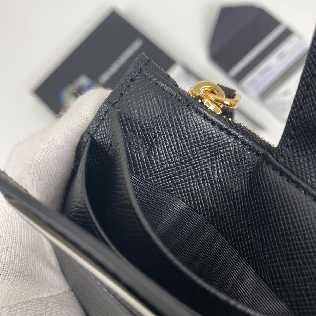 Prada Card Wallet （12-7.5cm） - DesignerGu