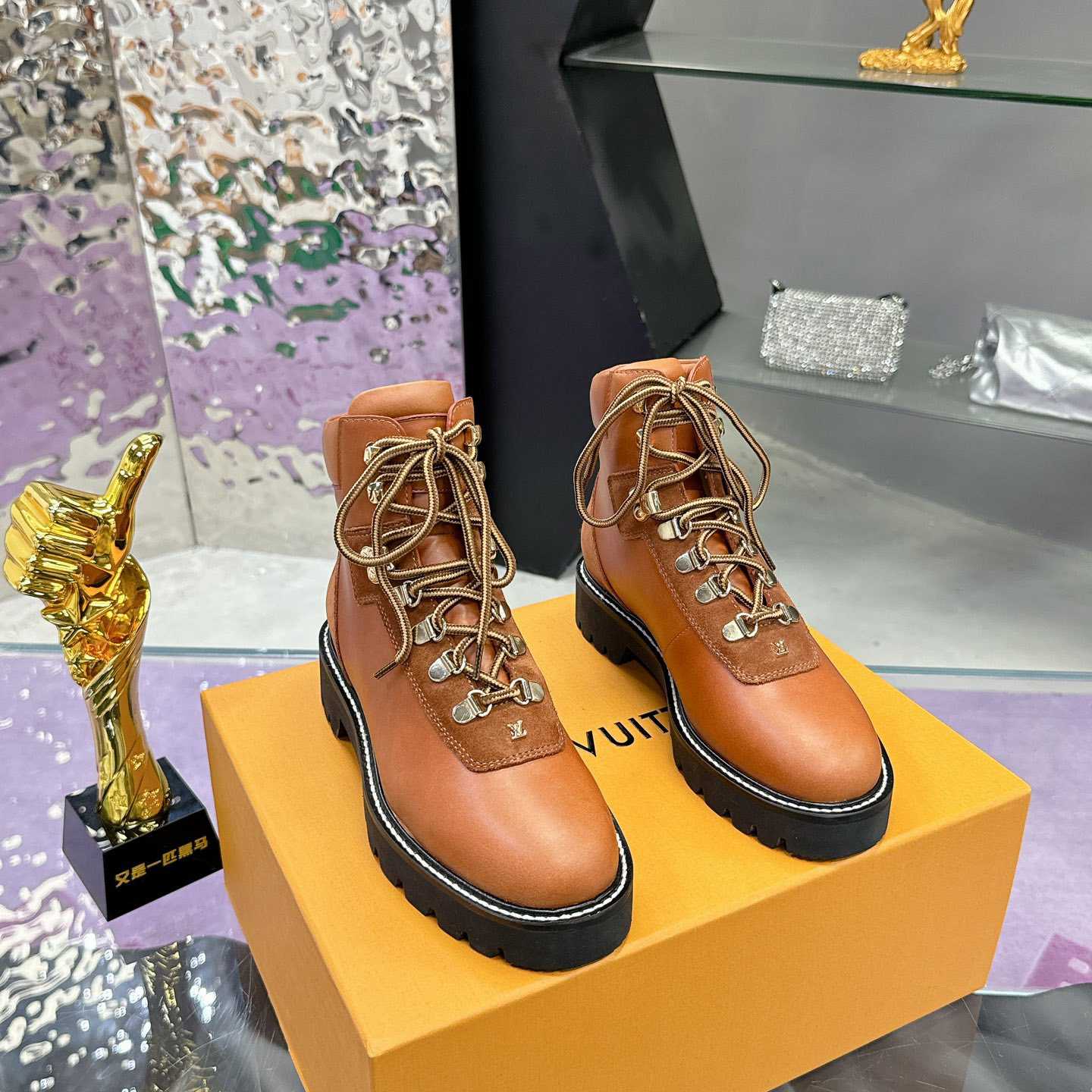 Louis Vuitton Territory Flat Ranger     1ACID8 - DesignerGu