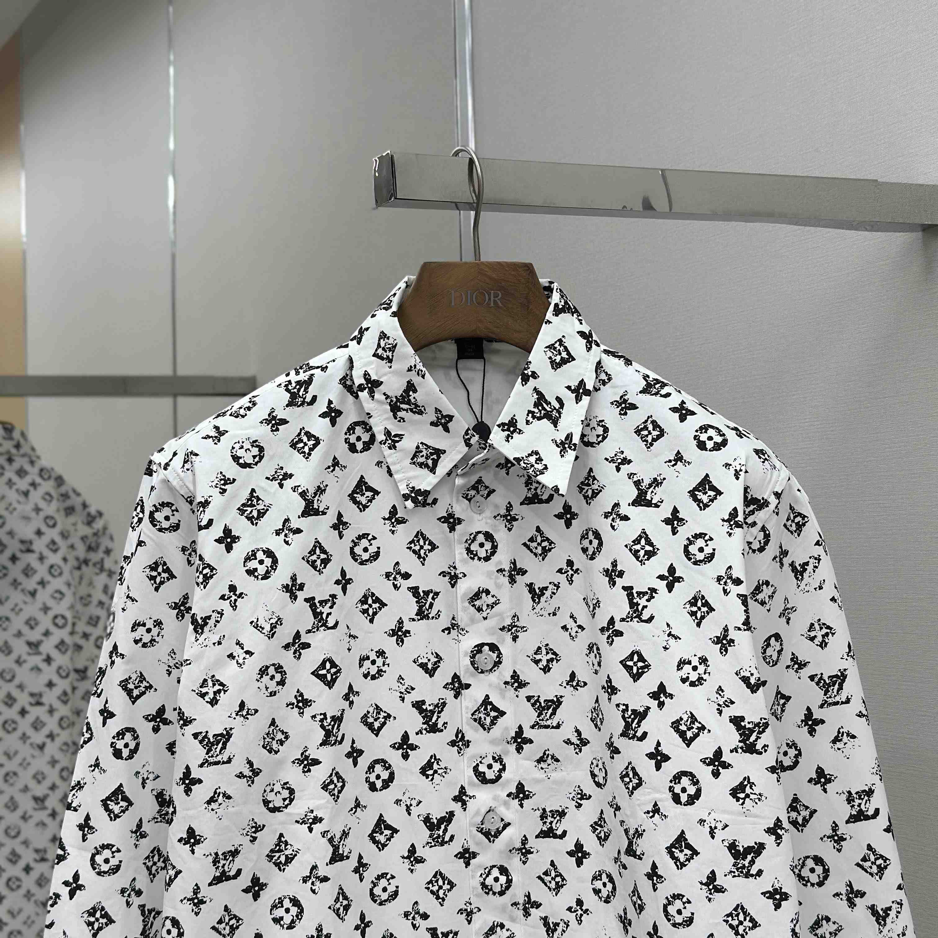 Louis Vuitton Monogram Fil Coupé Shirt   1AHX52 - DesignerGu