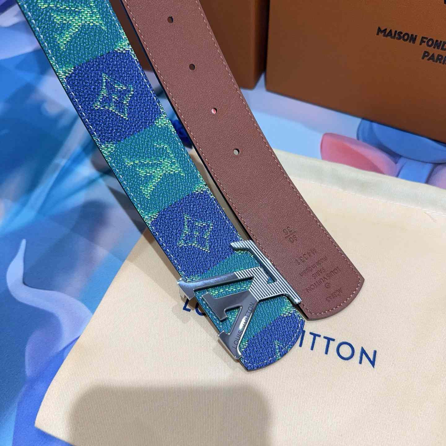 Louis Vuitton 40mm Reversible Belt  - DesignerGu