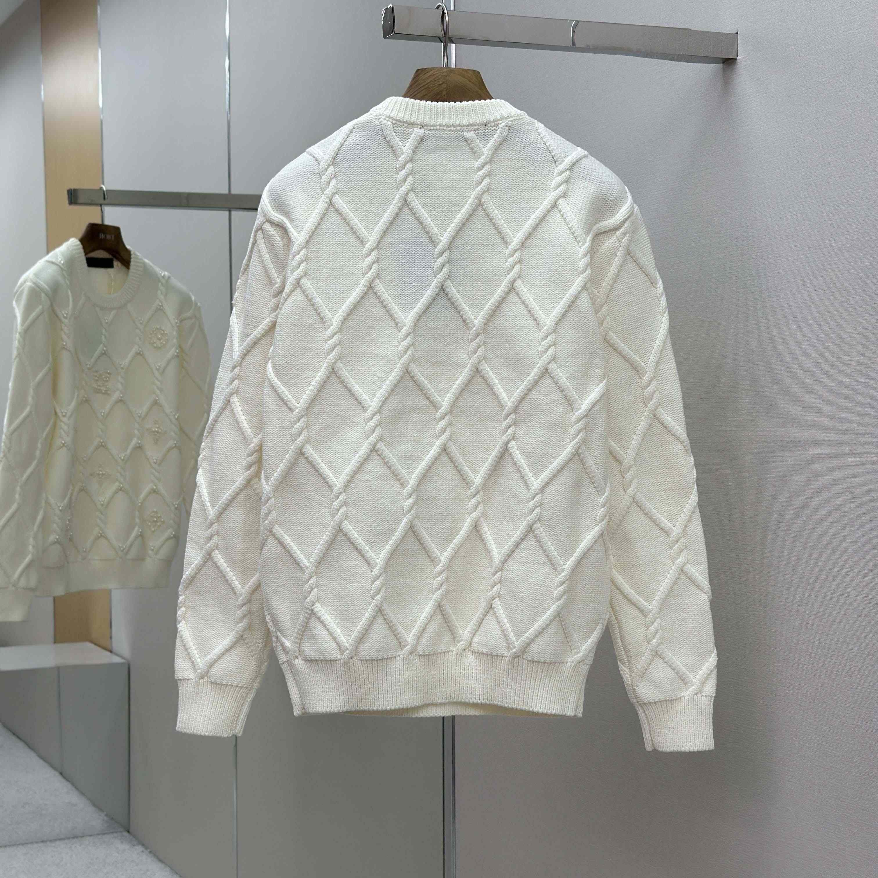 Louis Vuitton Embellished Cable Knit Wool Blend Pullover   1AGJUZ - DesignerGu