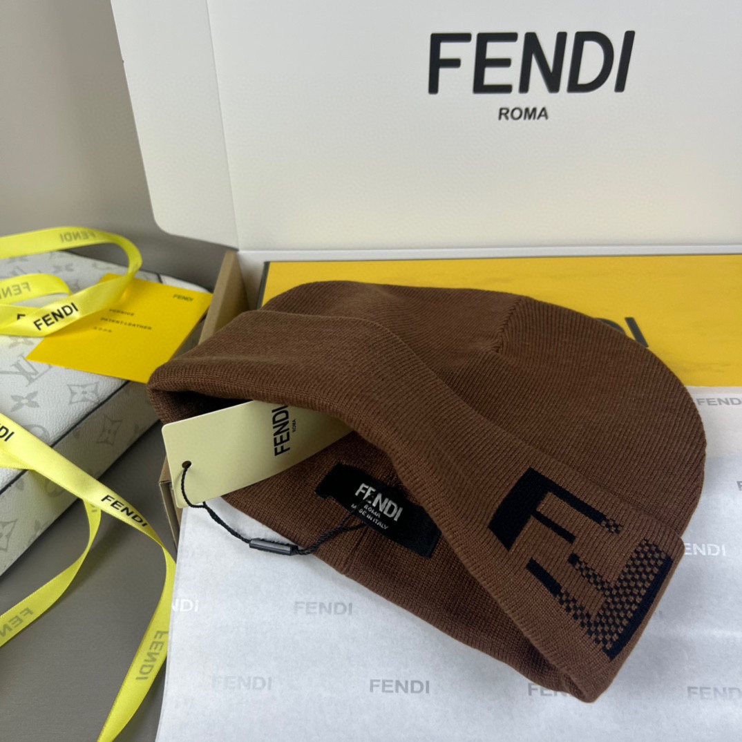 Fendi FF-jacquard Beanie - DesignerGu