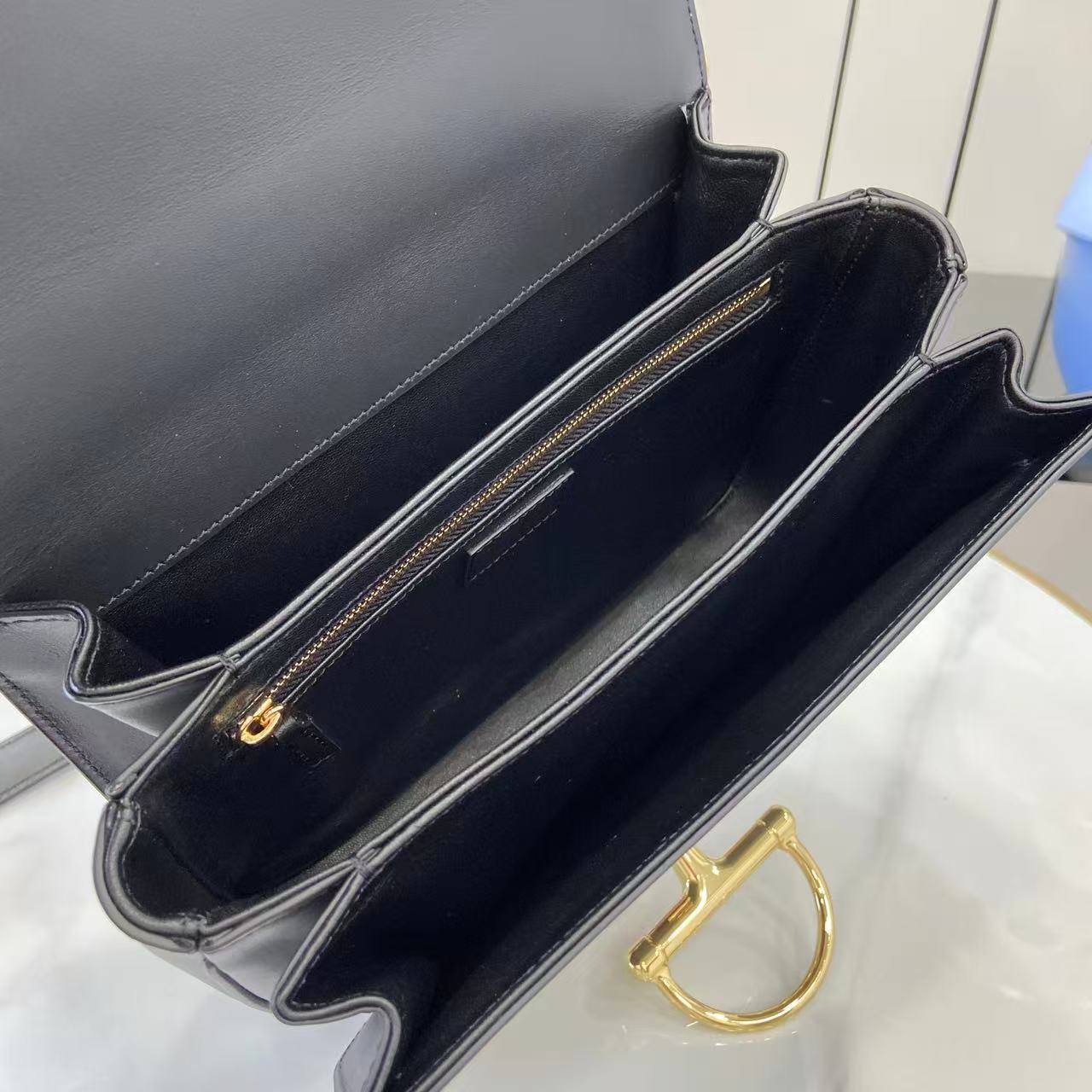 Gucci Siena Small Shoulder Bag - DesignerGu