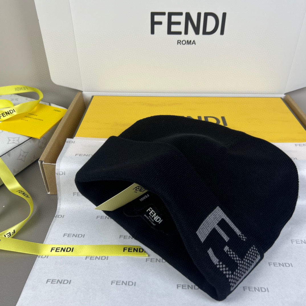 Fendi FF-jacquard Beanie - DesignerGu