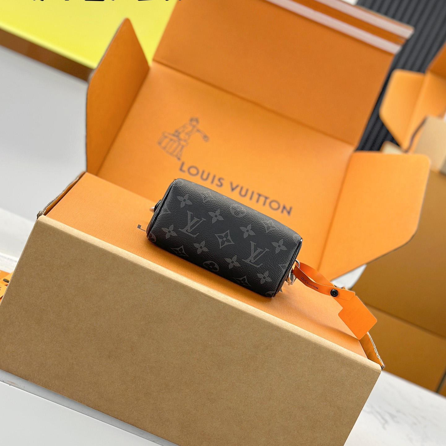 Louis Vuitton Nano Speedy   M26573 - DesignerGu