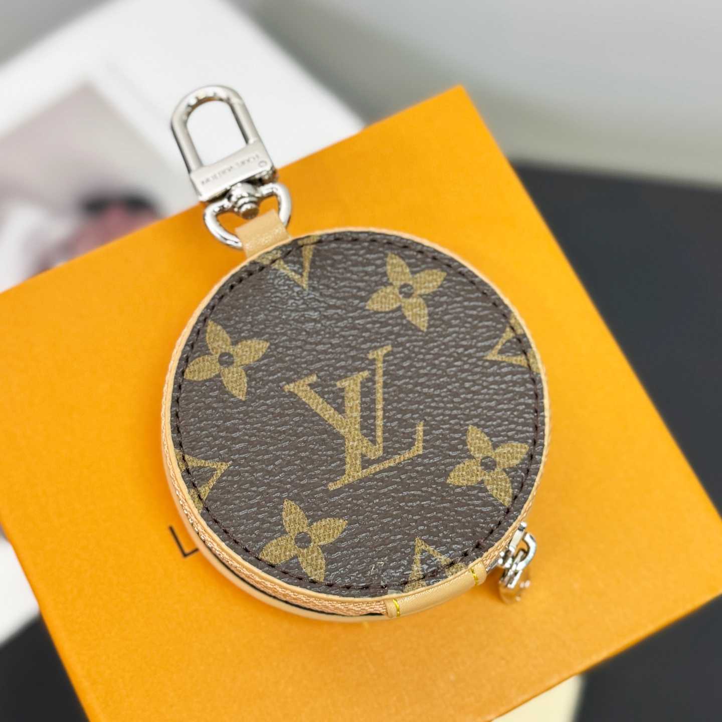 Louis Vuitton LV Donut Bag Charm    - DesignerGu