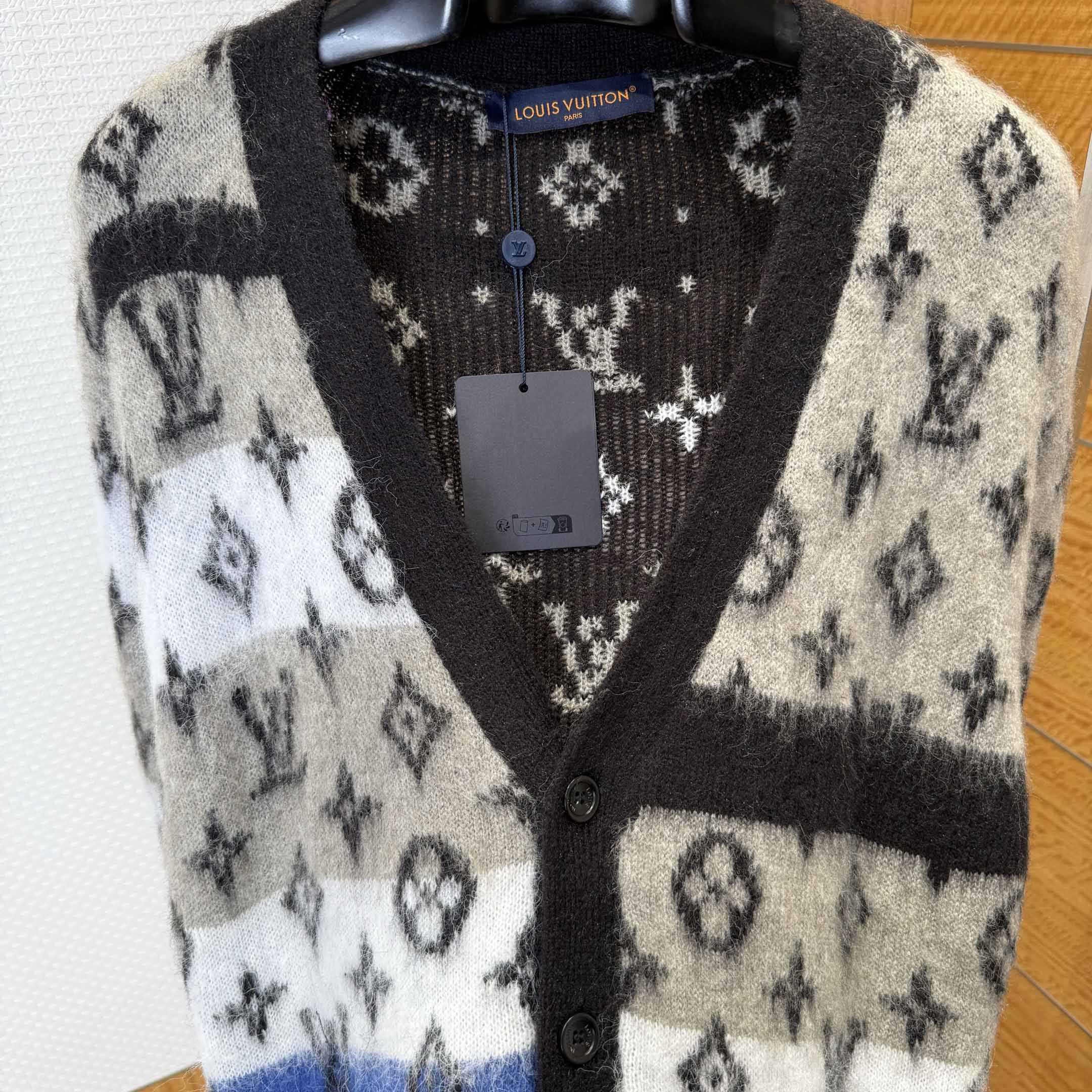 Louis Vuitton Monogram Mohair Cardigan   1AIOX9 - DesignerGu