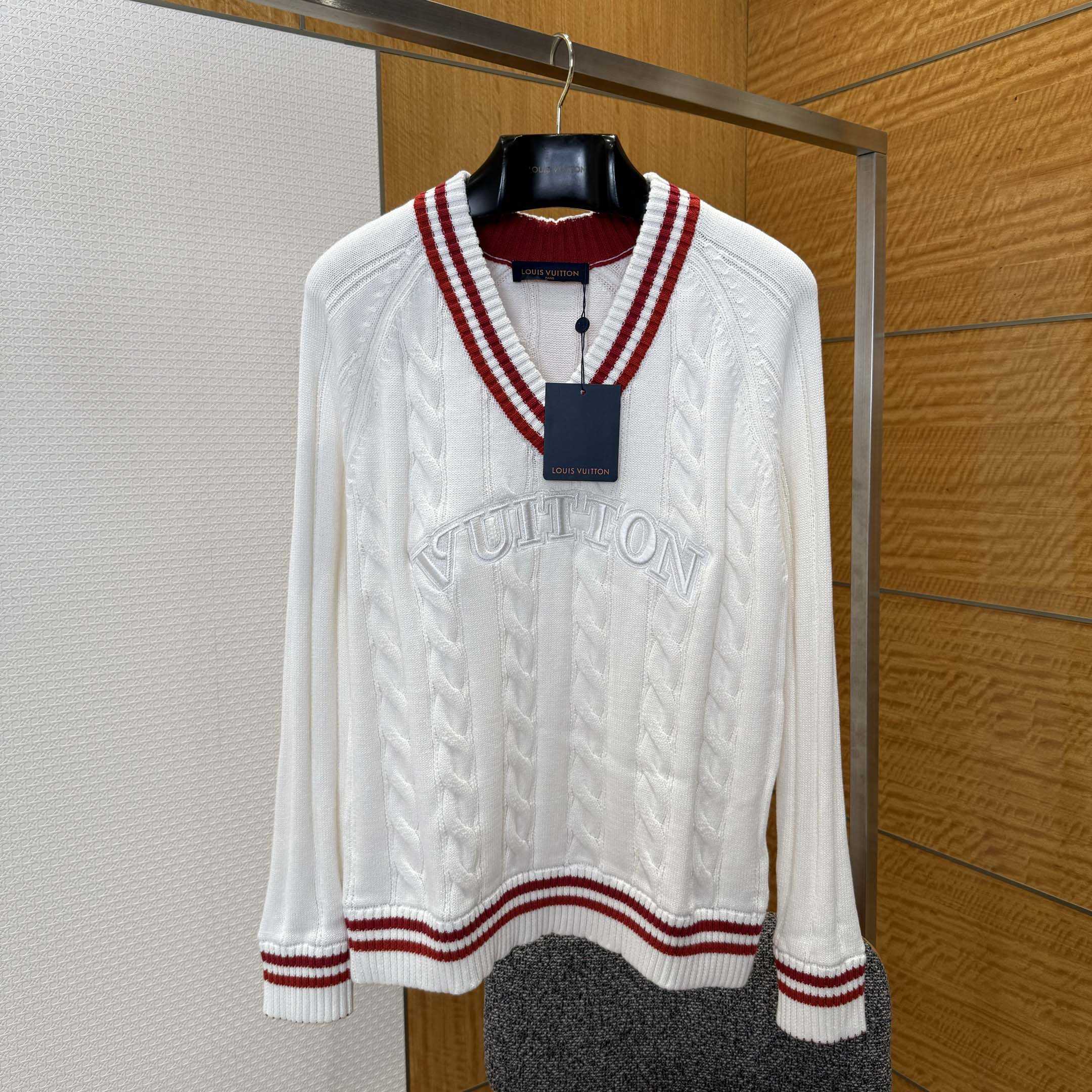 Louis Vuitton Preppy V-Neck Cable Pullover   1AIJYR - DesignerGu