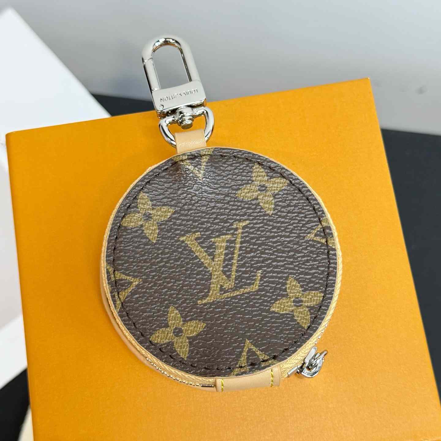 Louis Vuitton LV Donut Bag Charm    - DesignerGu