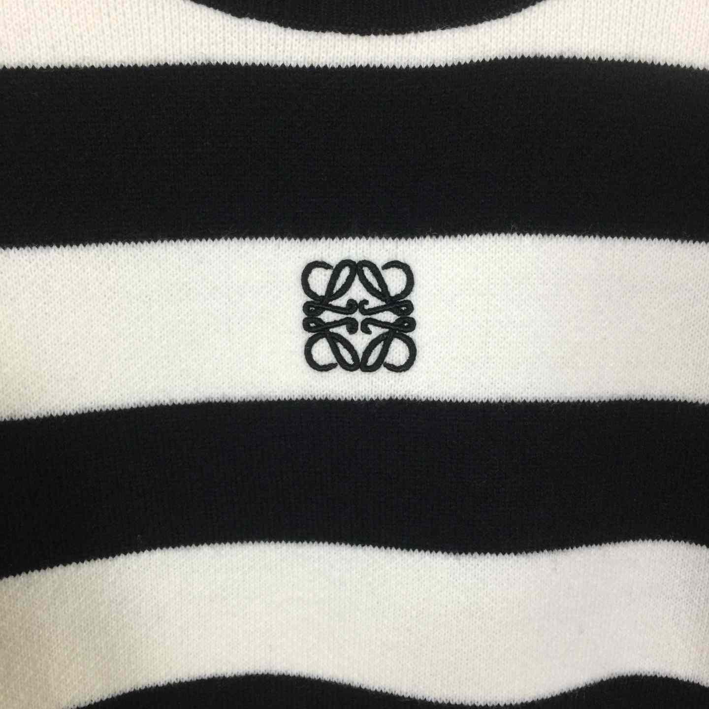 Loewe Sweater In Wool - DesignerGu