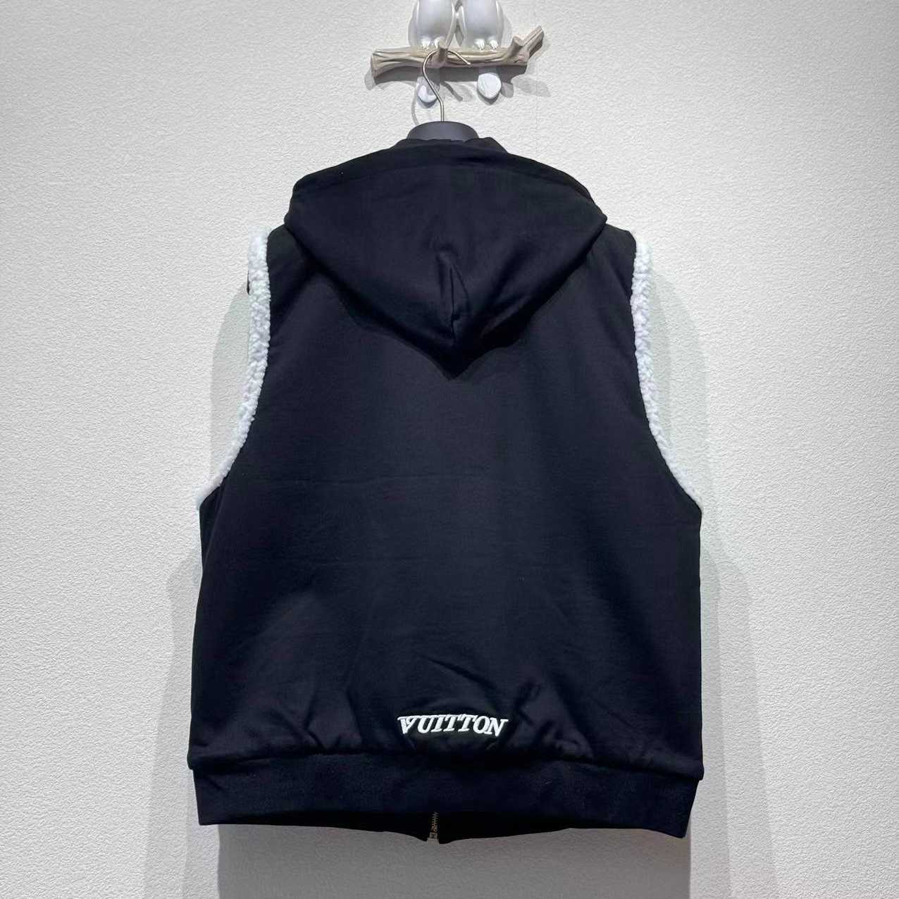Louis Vuitton Reversible Fleece Gilet    - DesignerGu