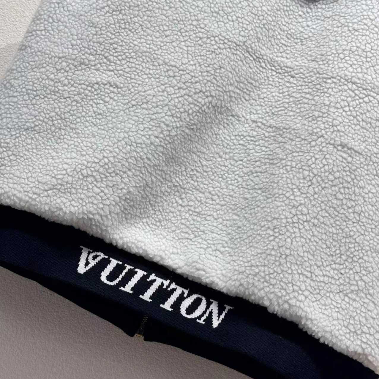 Louis Vuitton Reversible Fleece Gilet    - DesignerGu