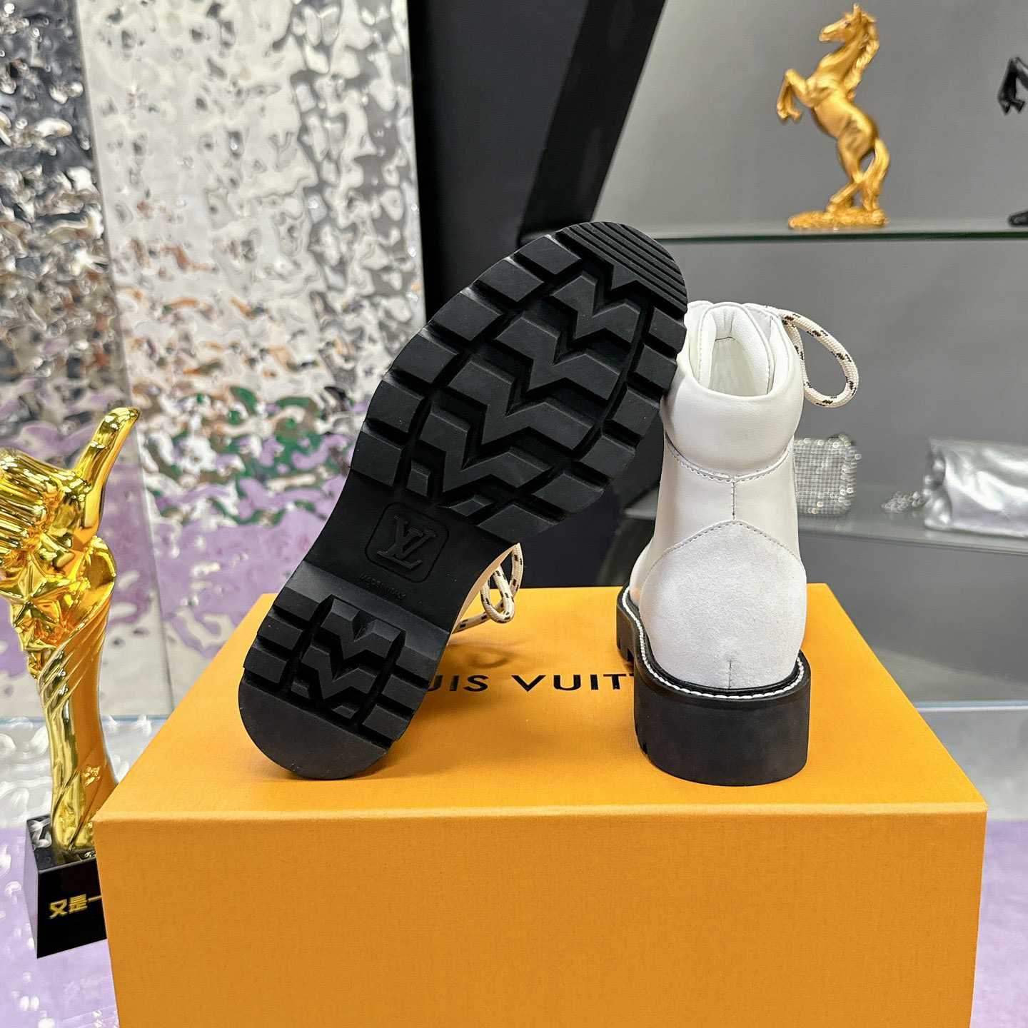 Louis Vuitton Territory Flat Ranger     1ACICS - DesignerGu