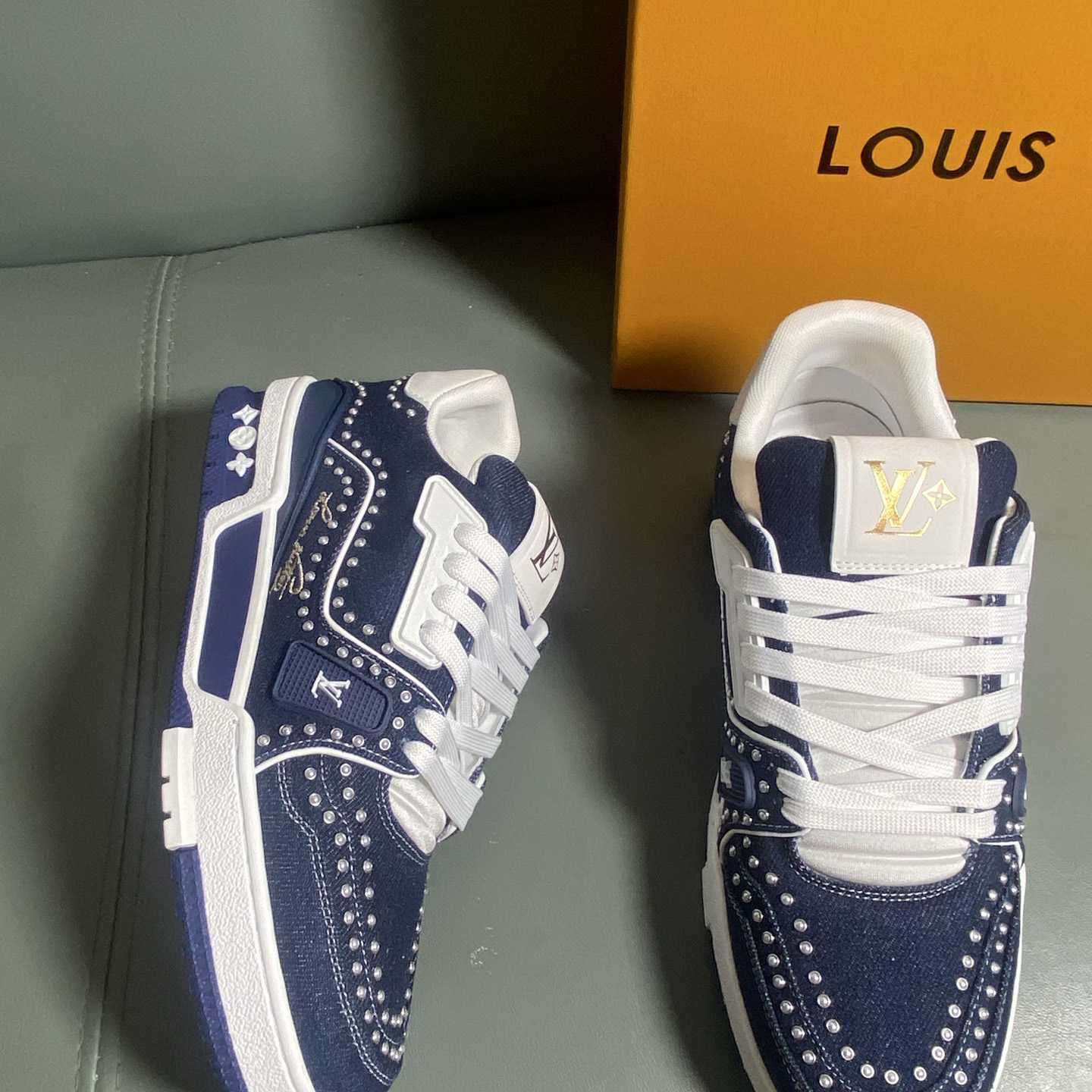 Louis Vuitton LV Trainer Sneaker      1AJ521 - DesignerGu
