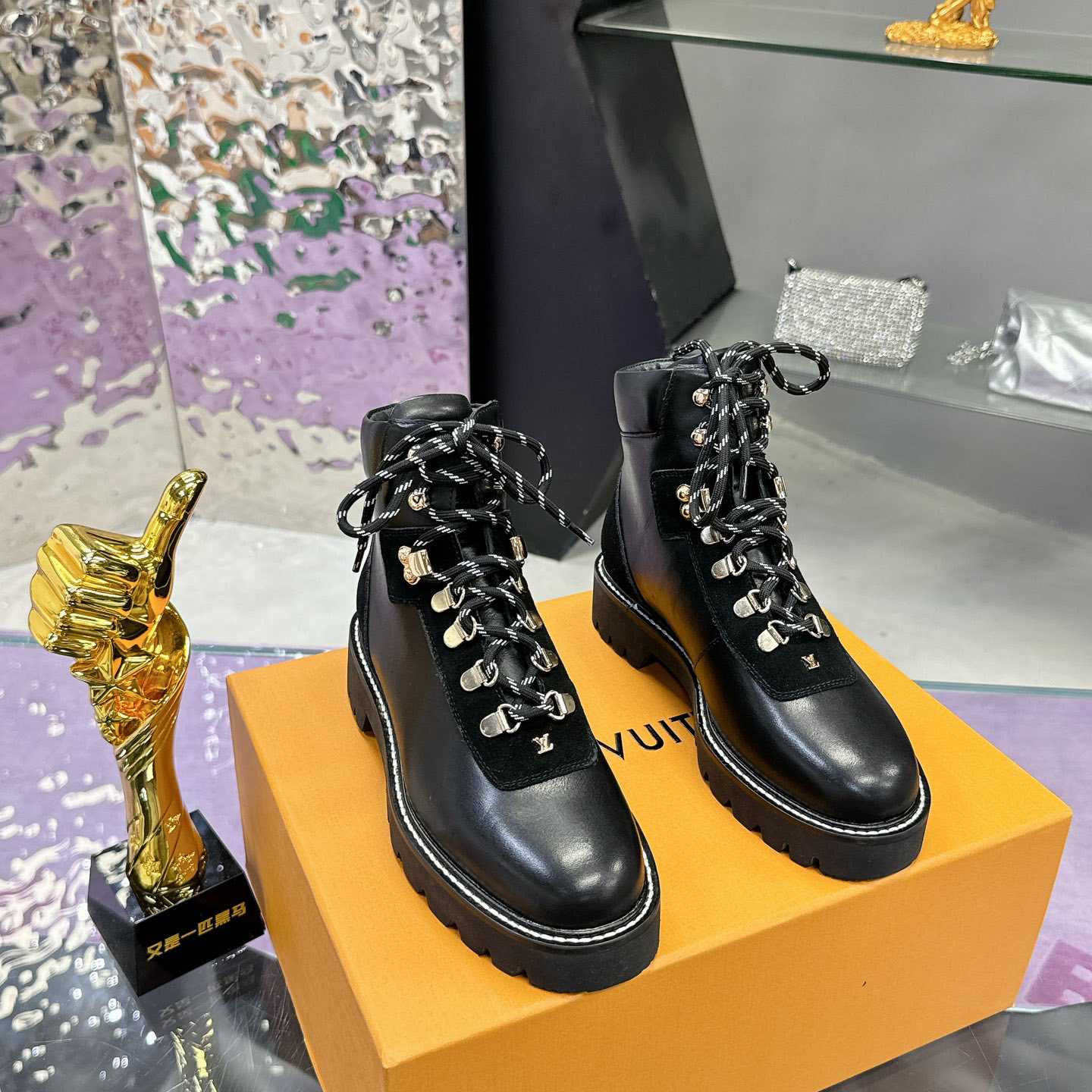 Louis Vuitton Territory Flat Ranger     1ACIBW - DesignerGu