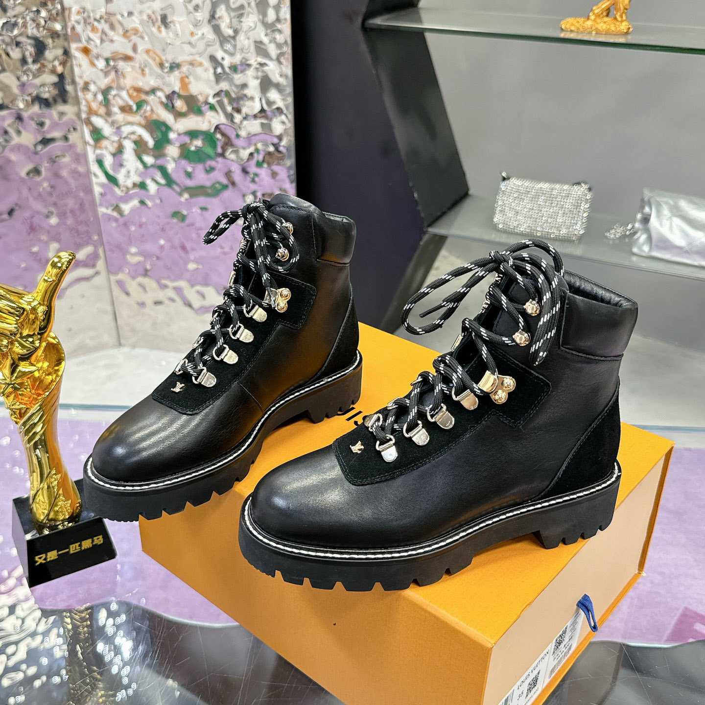 Louis Vuitton Territory Flat Ranger     1ACIBW - DesignerGu