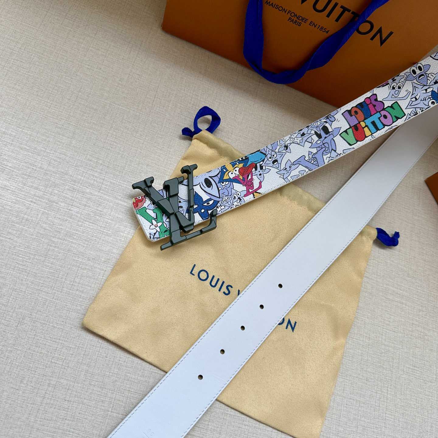 Louis Vuitton LV Initiales 40mm Reversible Belt   - DesignerGu