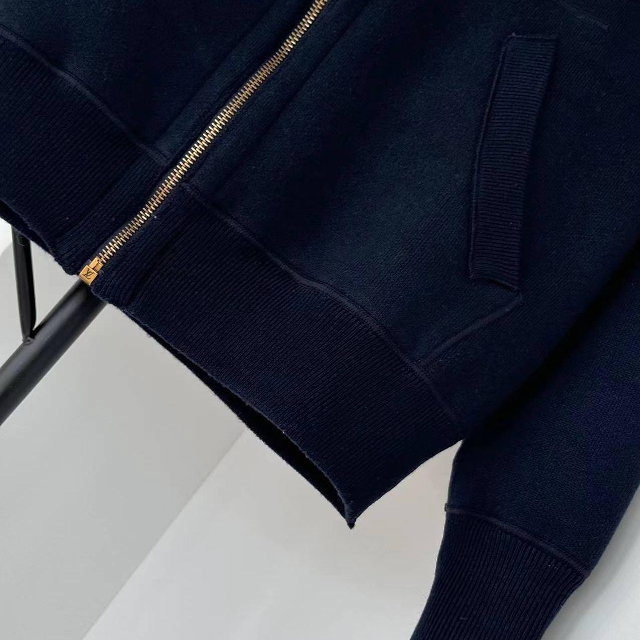 Louis Vuitton Monogram Double Face Reversible Hoodie    1AIJZ5 - DesignerGu