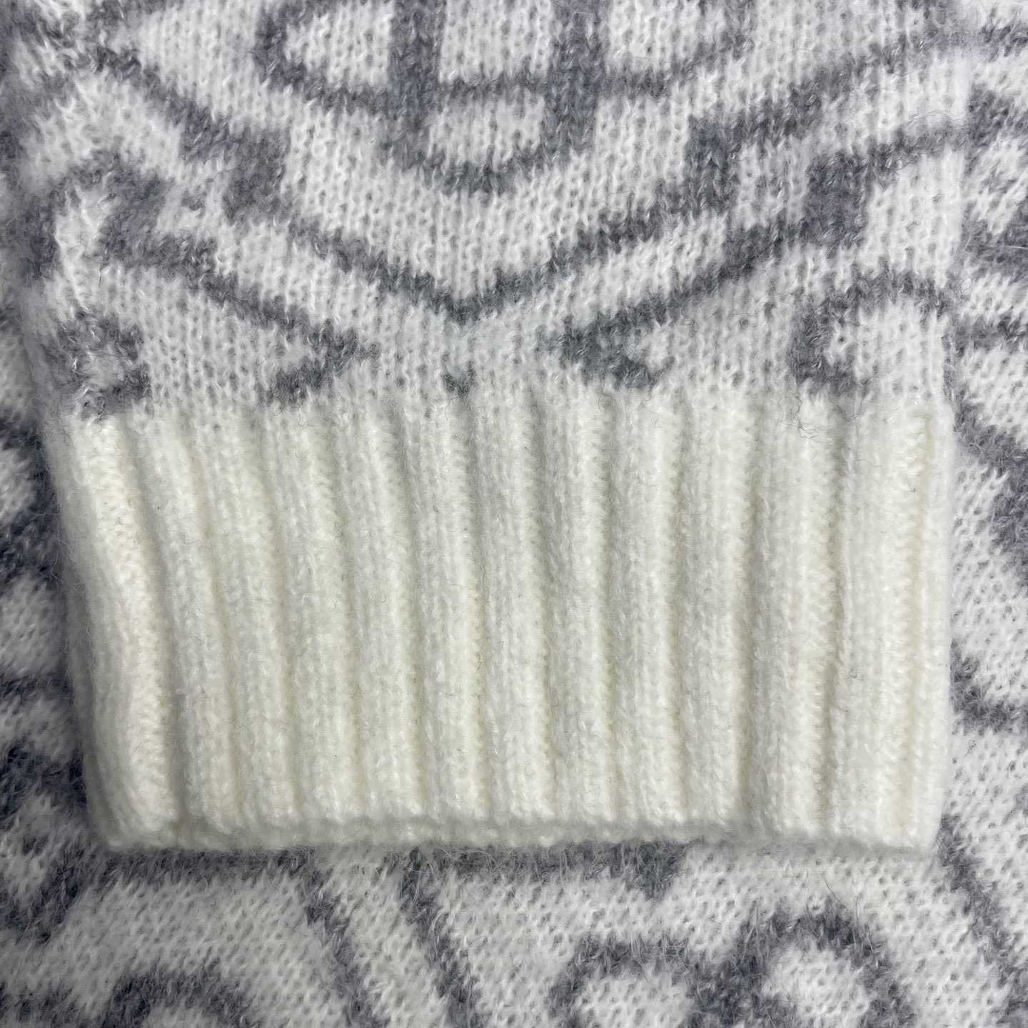 Casablanca Logo-pattern Zip-fastening Cardigan   D0115 - DesignerGu