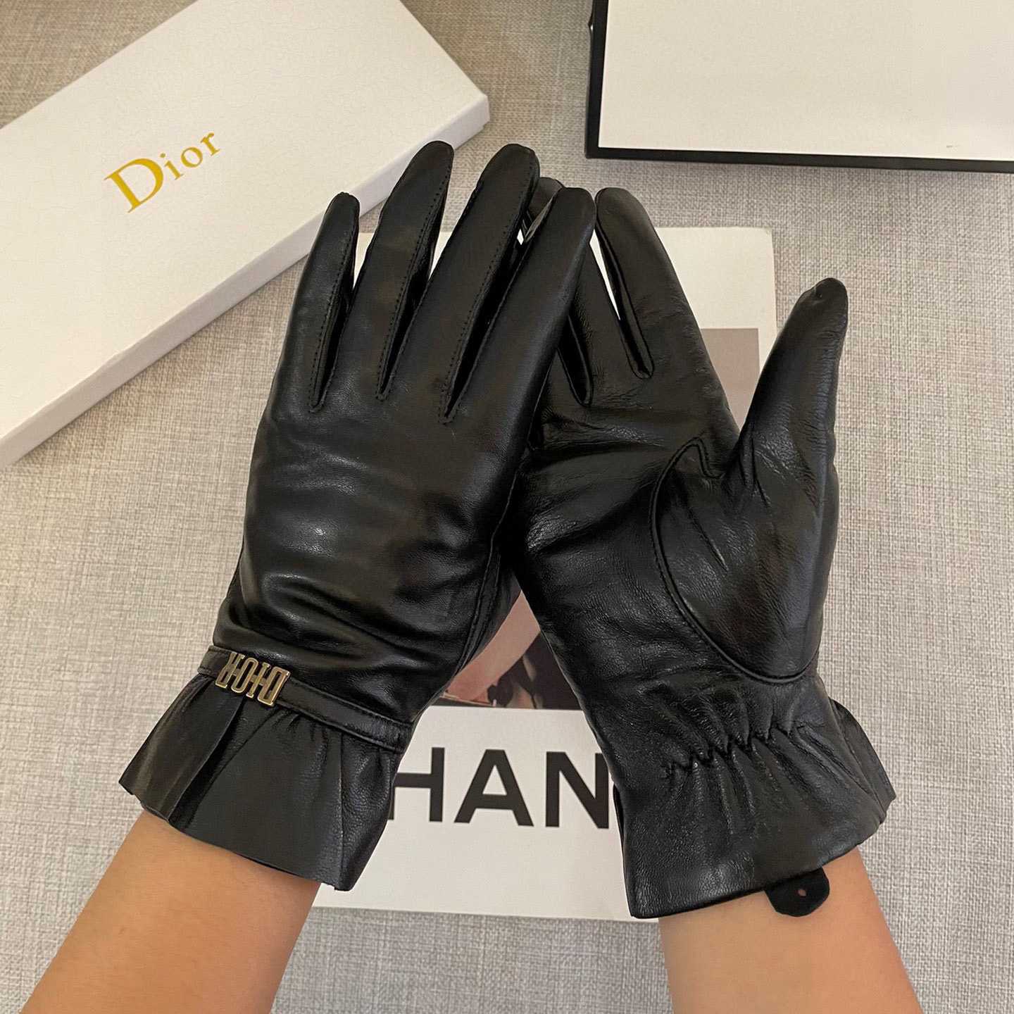 Dior Women's Gloves  - DesignerGu