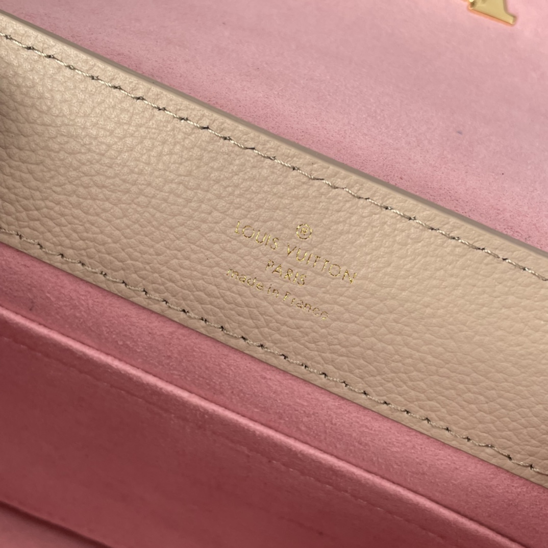 Louis Vuitton Greige Leather LockMe Ever Mini Bag    M21052 - DesignerGu