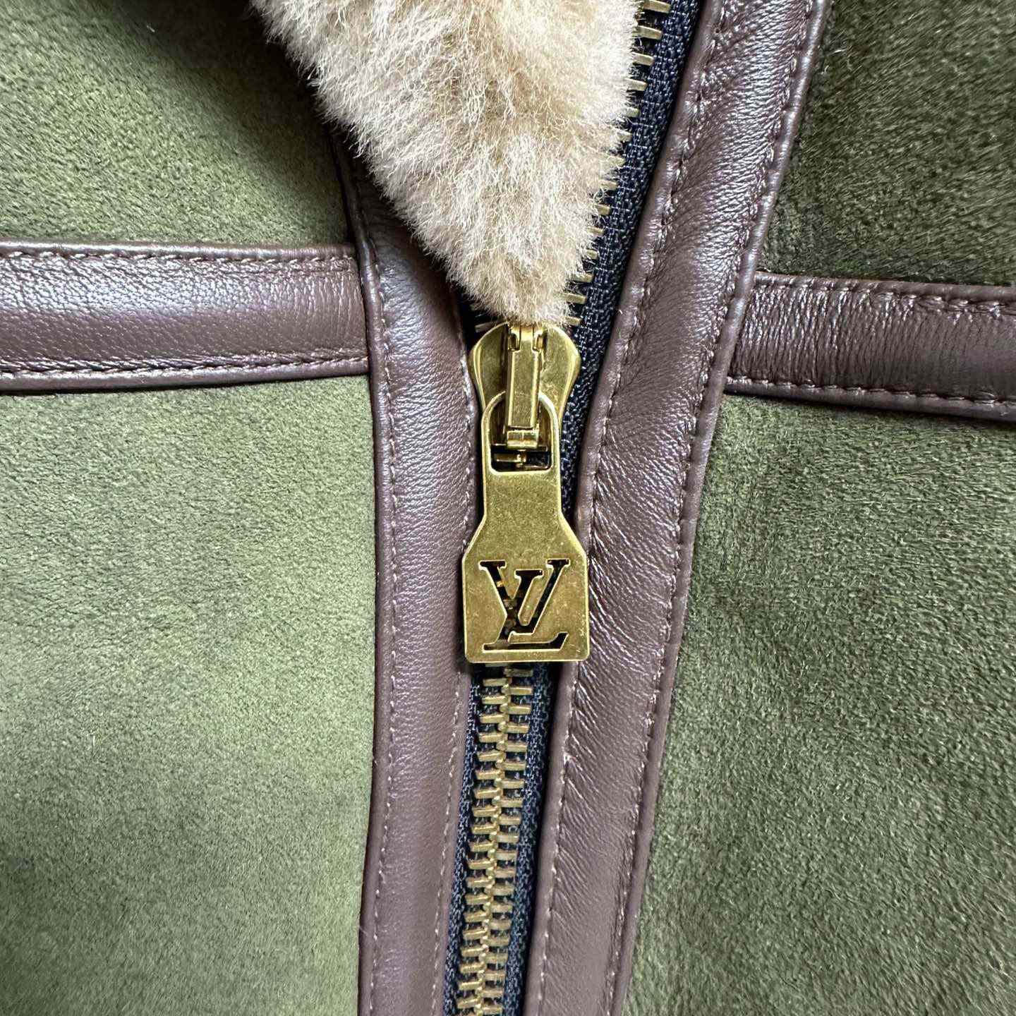 Louis Vuitton Shearling Bombardier   1AFIMT - DesignerGu