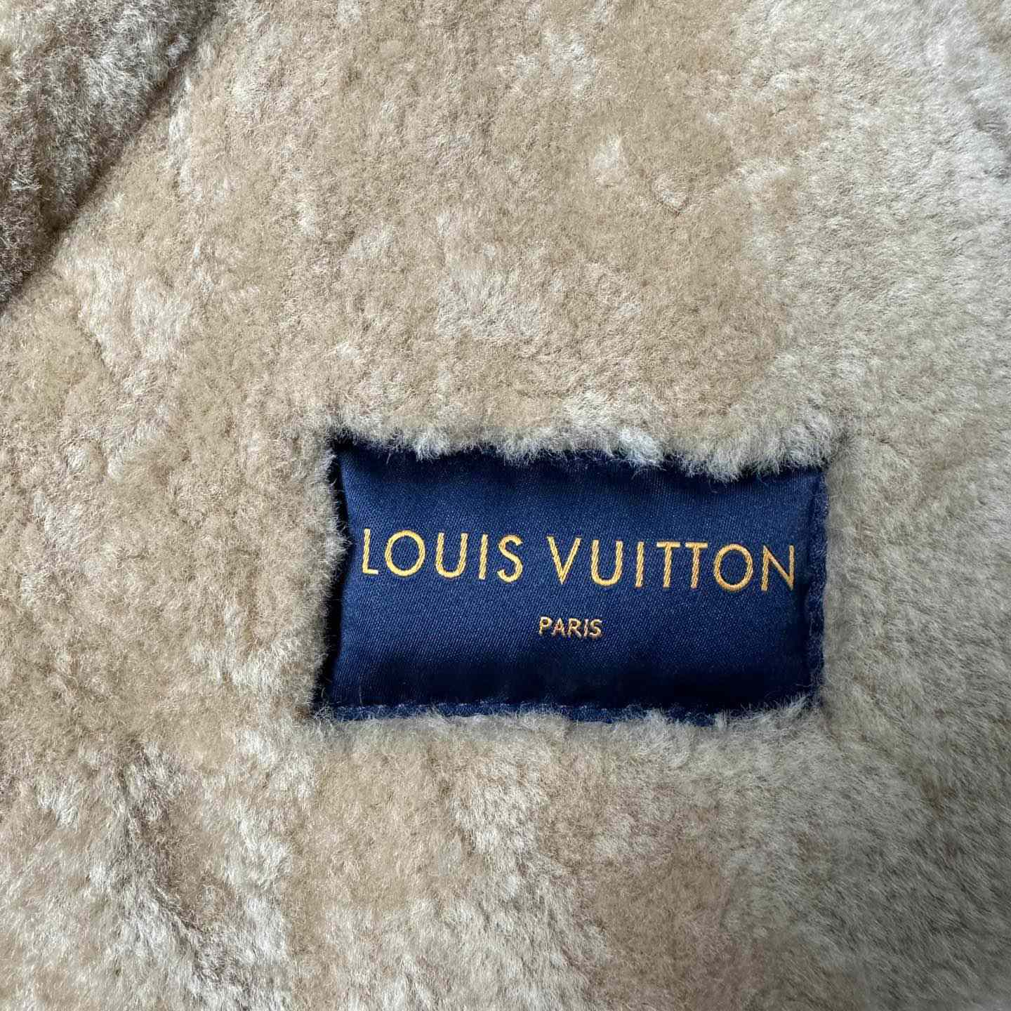 Louis Vuitton Shearling Bombardier   1AFIMT - DesignerGu