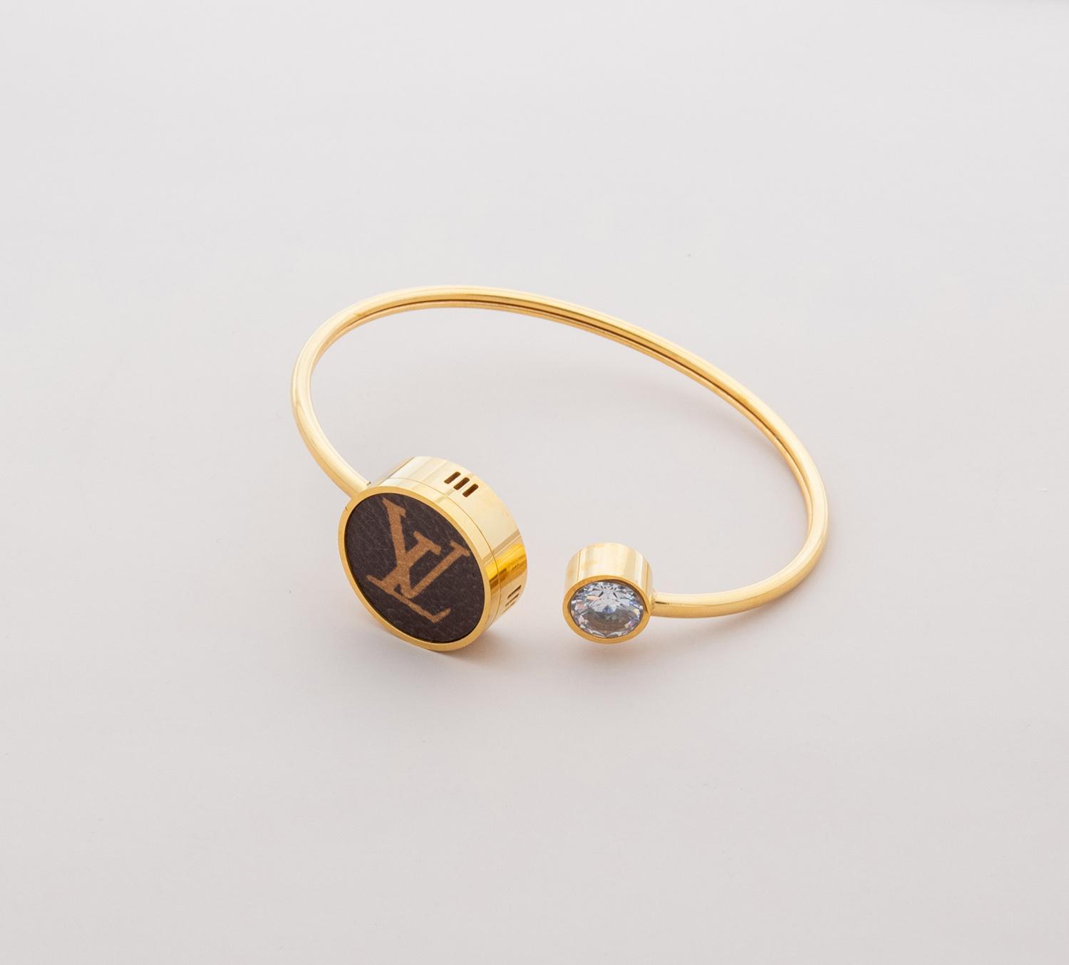 Louis Vuitton Bracelet - DesignerGu