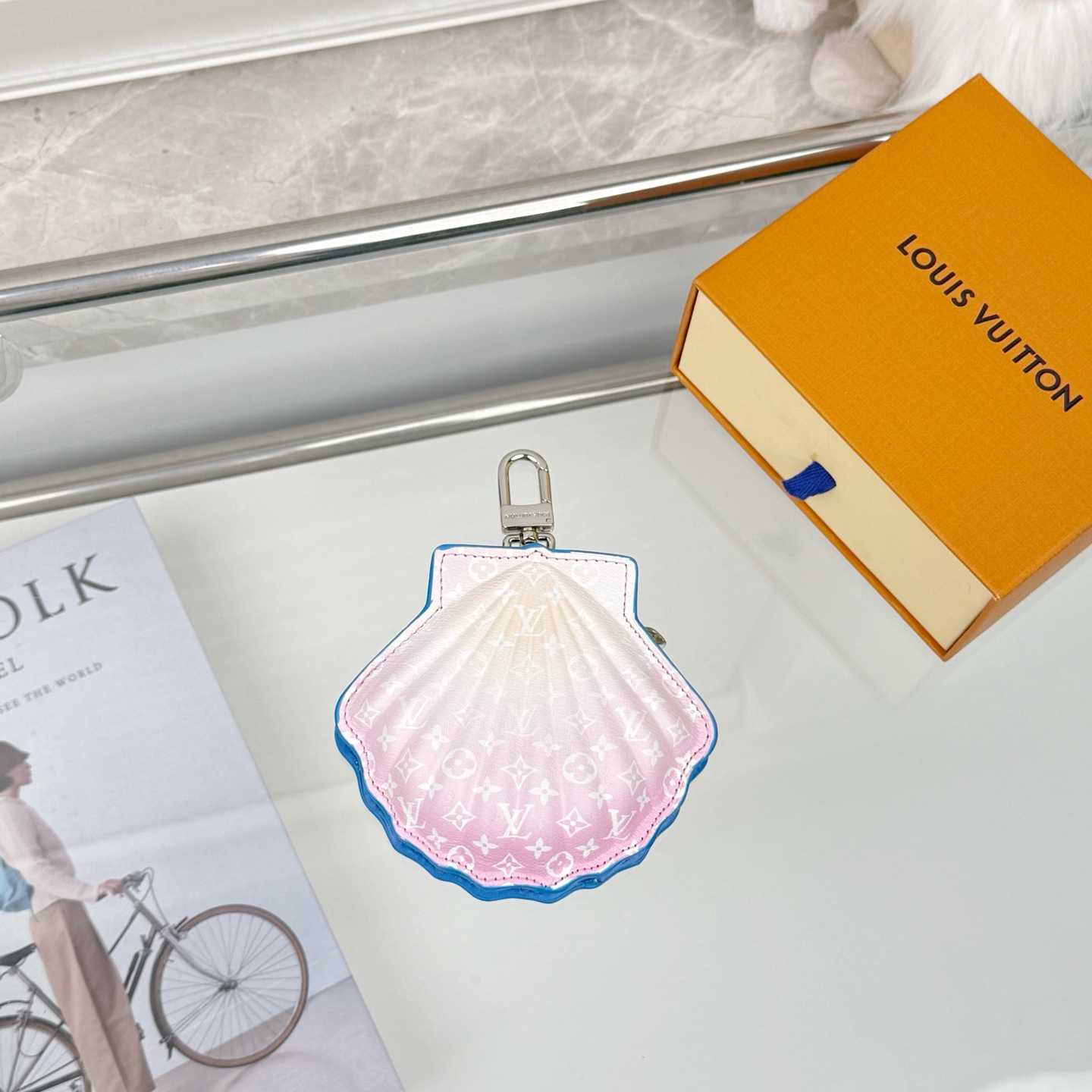 Louis Vuitton LV Shell Bag Charm    - DesignerGu