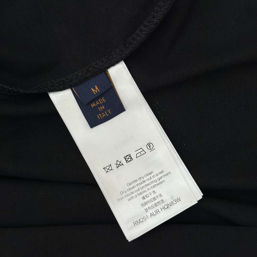 Louis Vuitton Embellished Signature Short-Sleeved T-Shirt   1AJCFH - DesignerGu