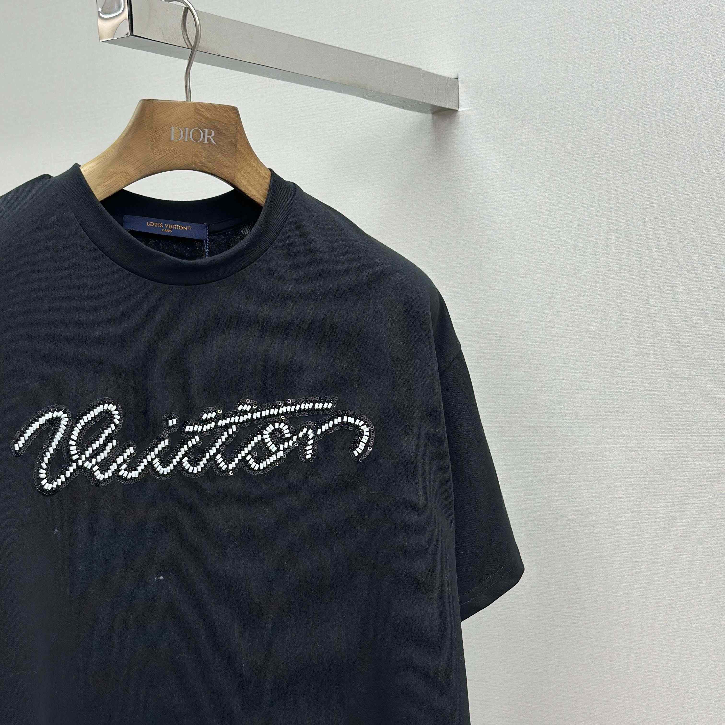 Louis Vuitton Embellished Signature Short-Sleeved T-Shirt   1AJCFH - DesignerGu