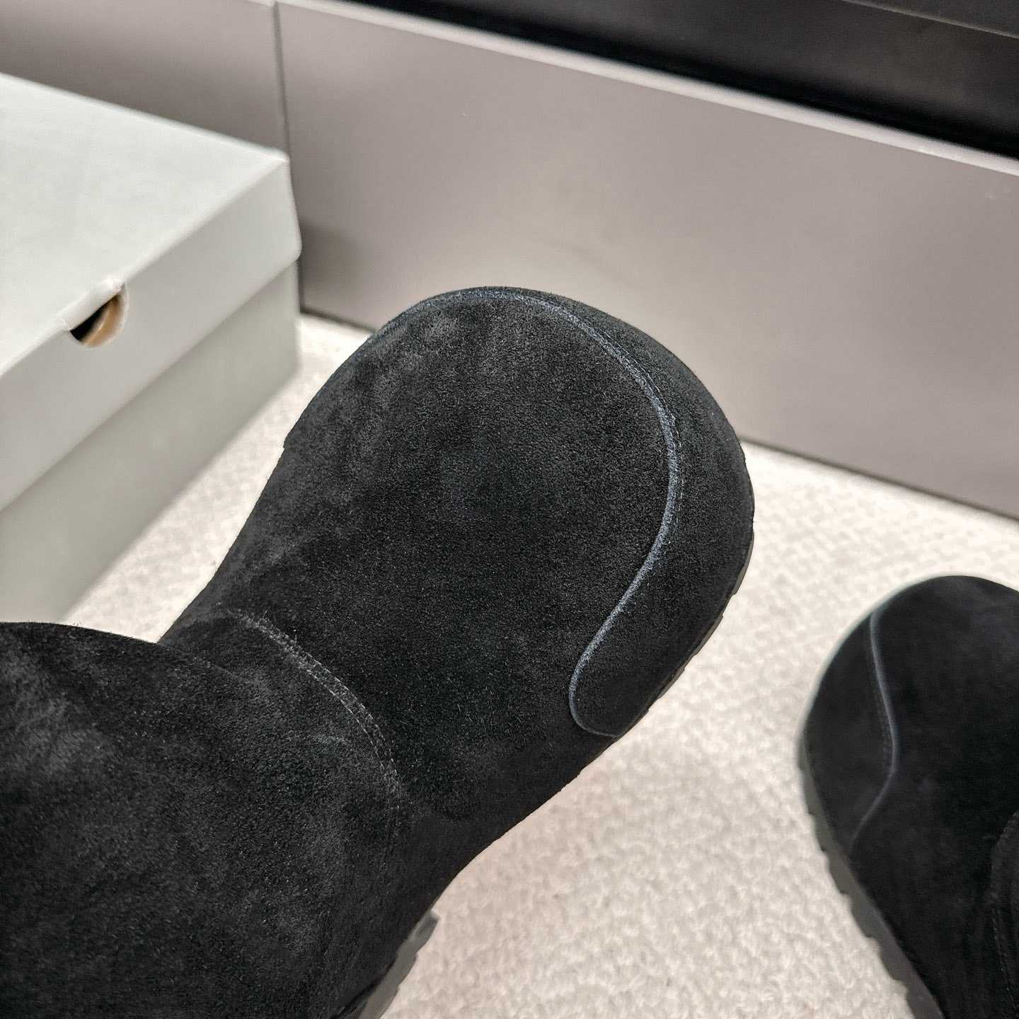 Balenciaga Alaska Fur High Boots - DesignerGu