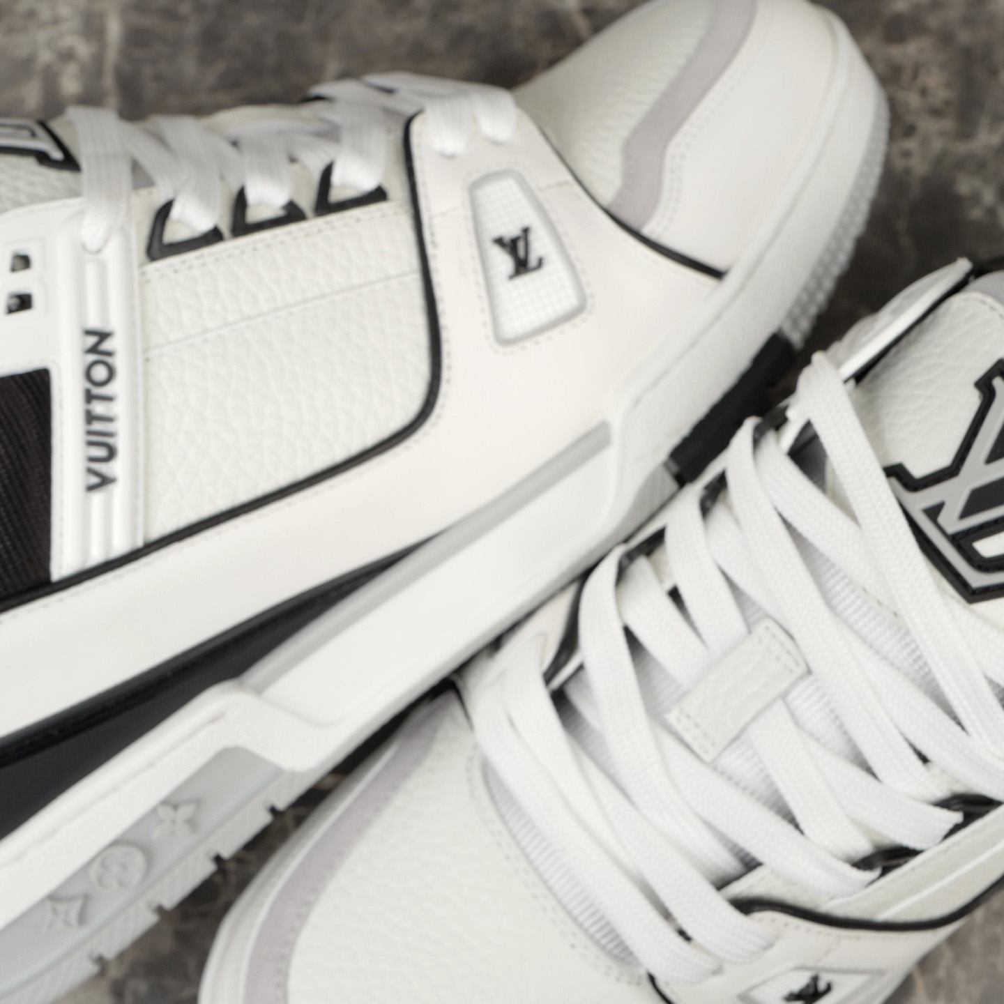 Louis Vuitton LV Trainer Sneaker   1AIJ48 - DesignerGu