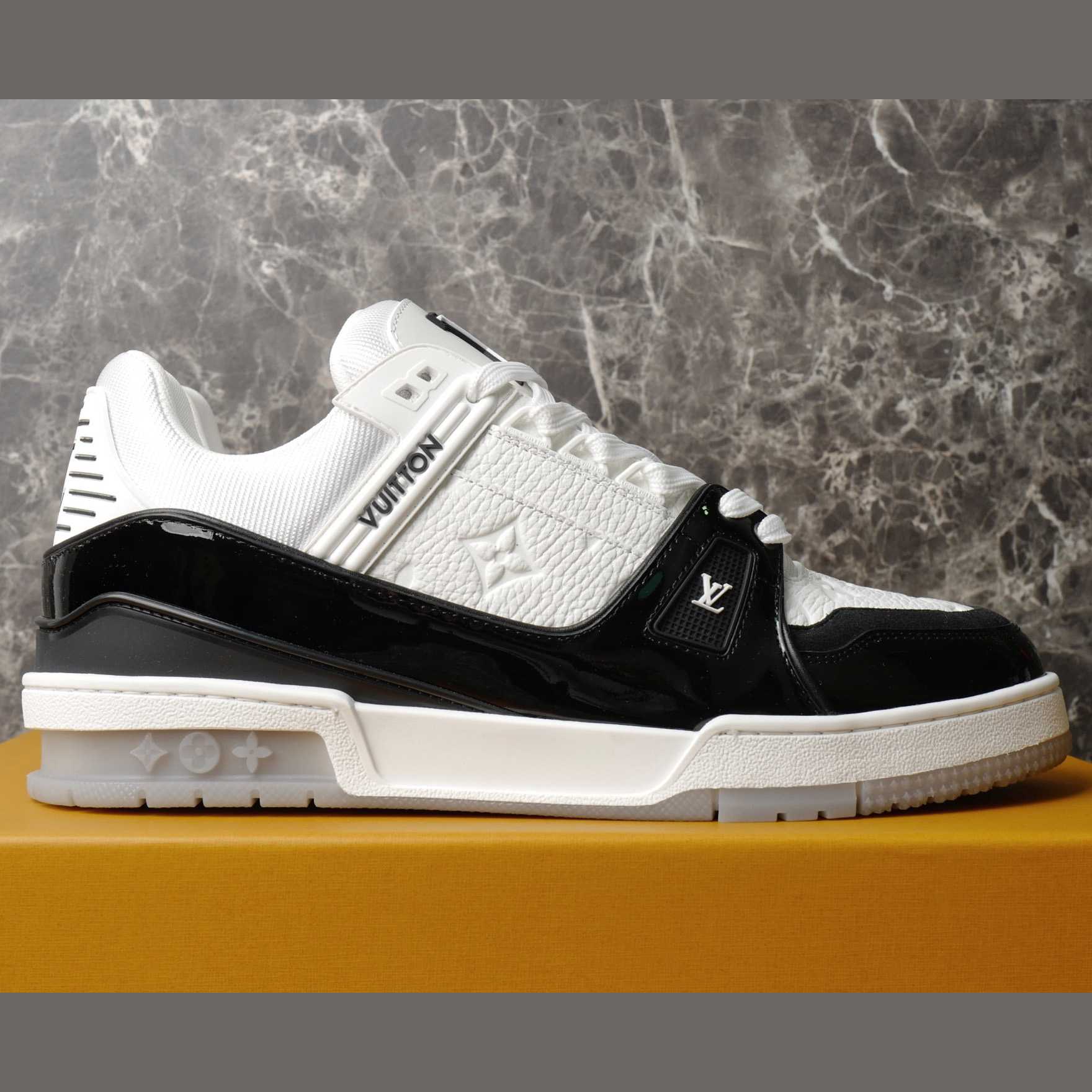 Louis Vuitton LV Trainer Sneaker   1AJ130 - DesignerGu