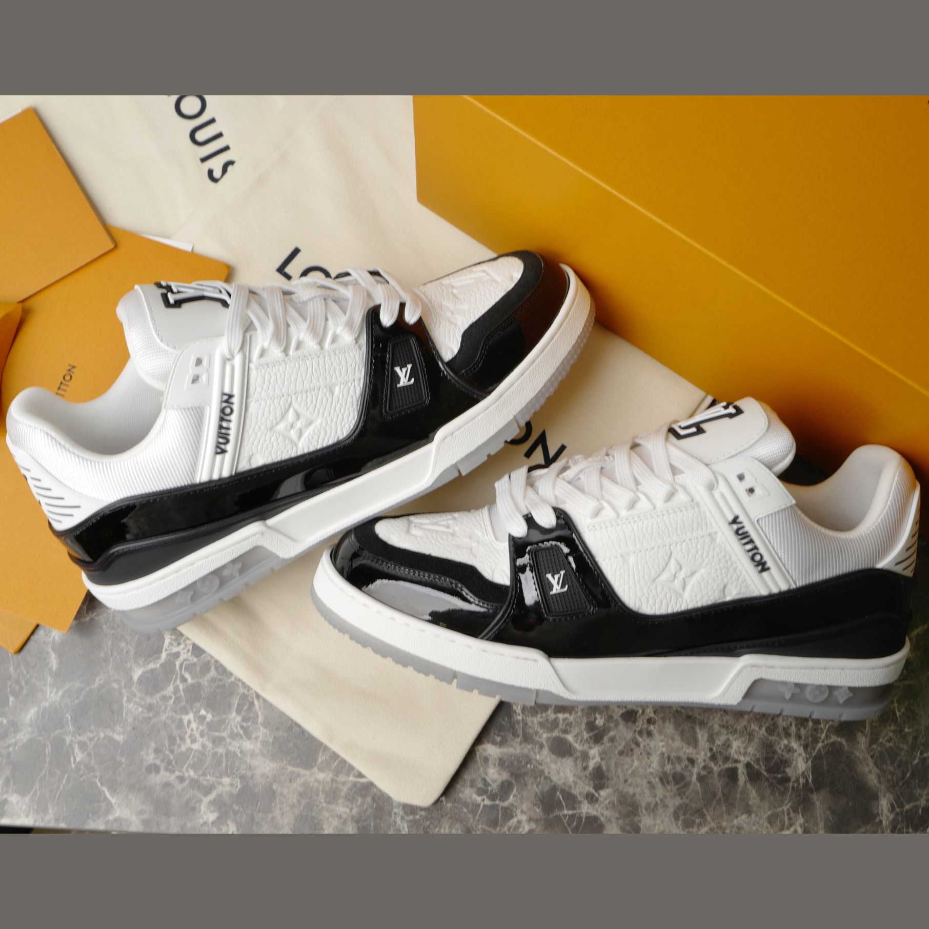 Louis Vuitton LV Trainer Sneaker   1AJ130 - DesignerGu