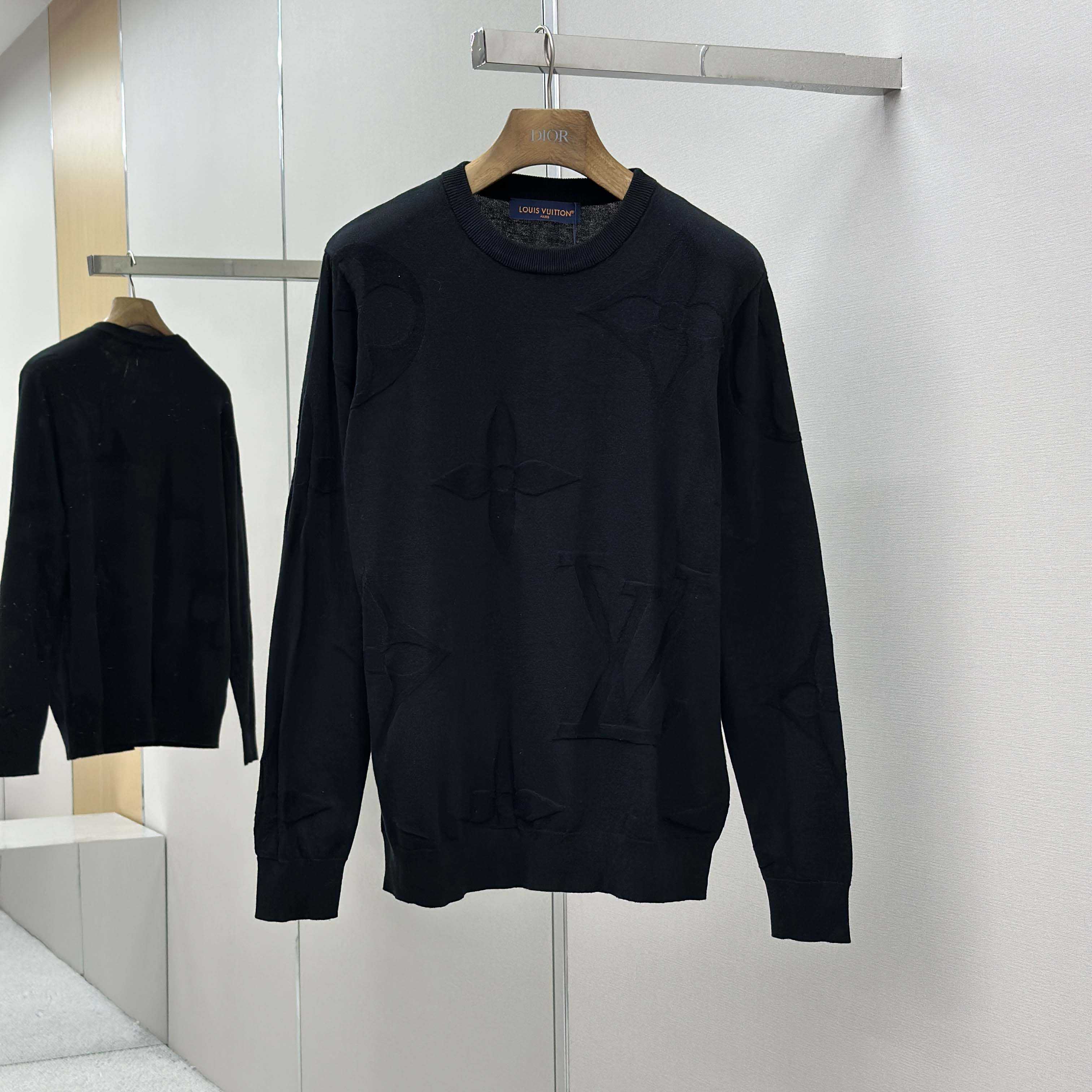 Louis Vuitton Monogram Long-Sleeved Cotton Crewneck   1AIWEB - DesignerGu