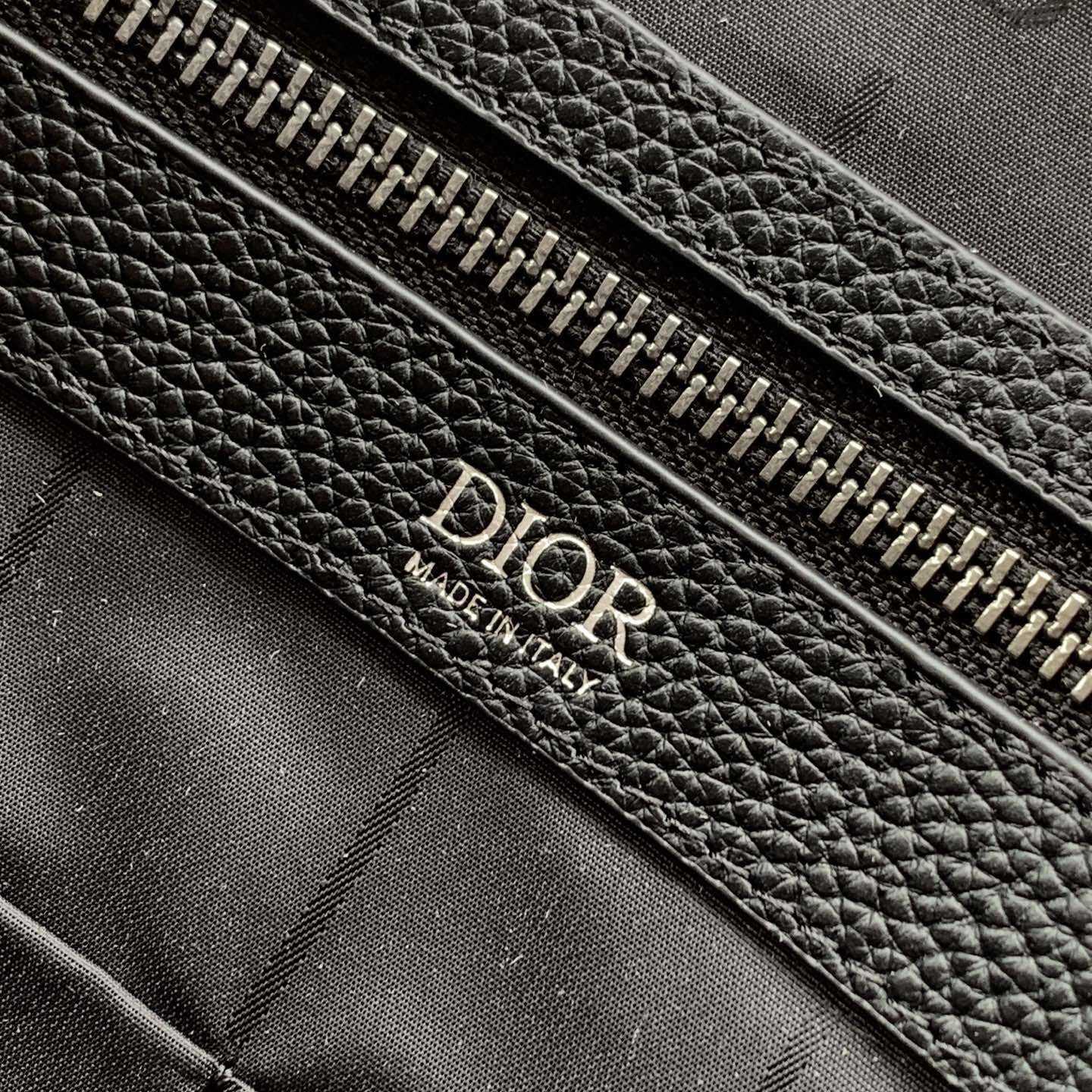 Dior CD Icon A5 Triangle Pouch  - DesignerGu