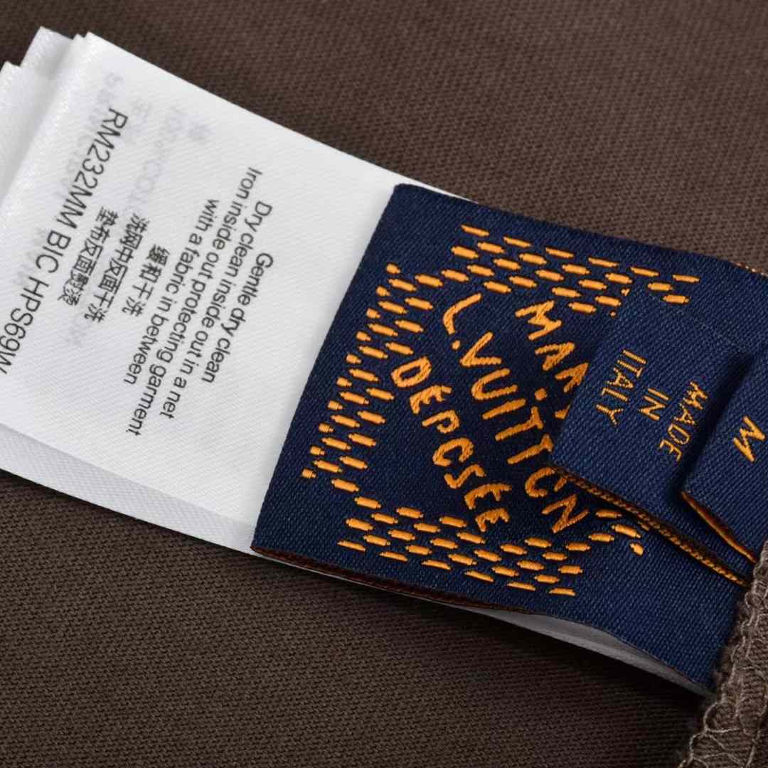 Louis Vuitton Washed Embellished Cotton T-Shirt   1AHCL3 - DesignerGu