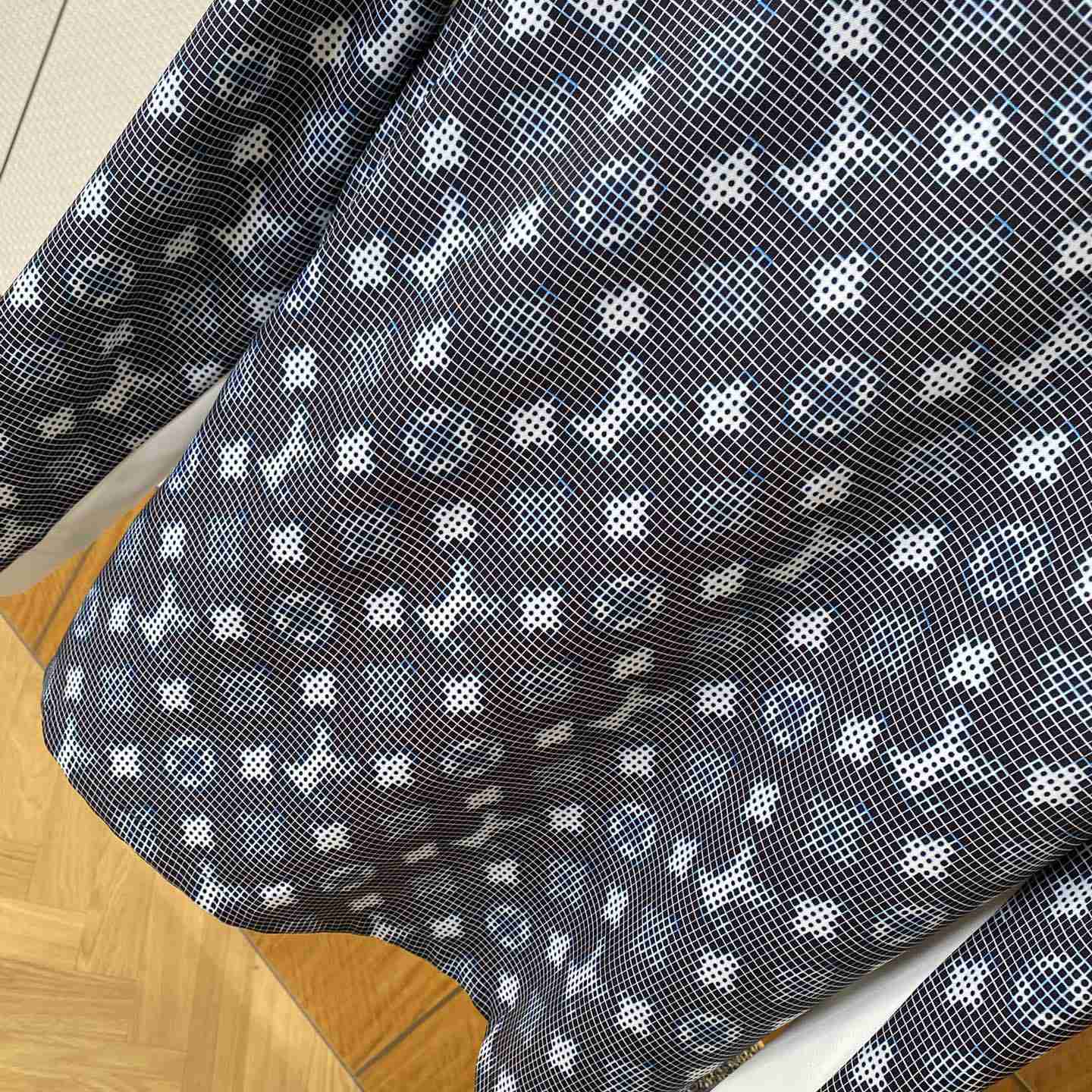 Louis Vuitton Monogram Technical Long-Sleeved T-Shirt   1AJCDC - DesignerGu