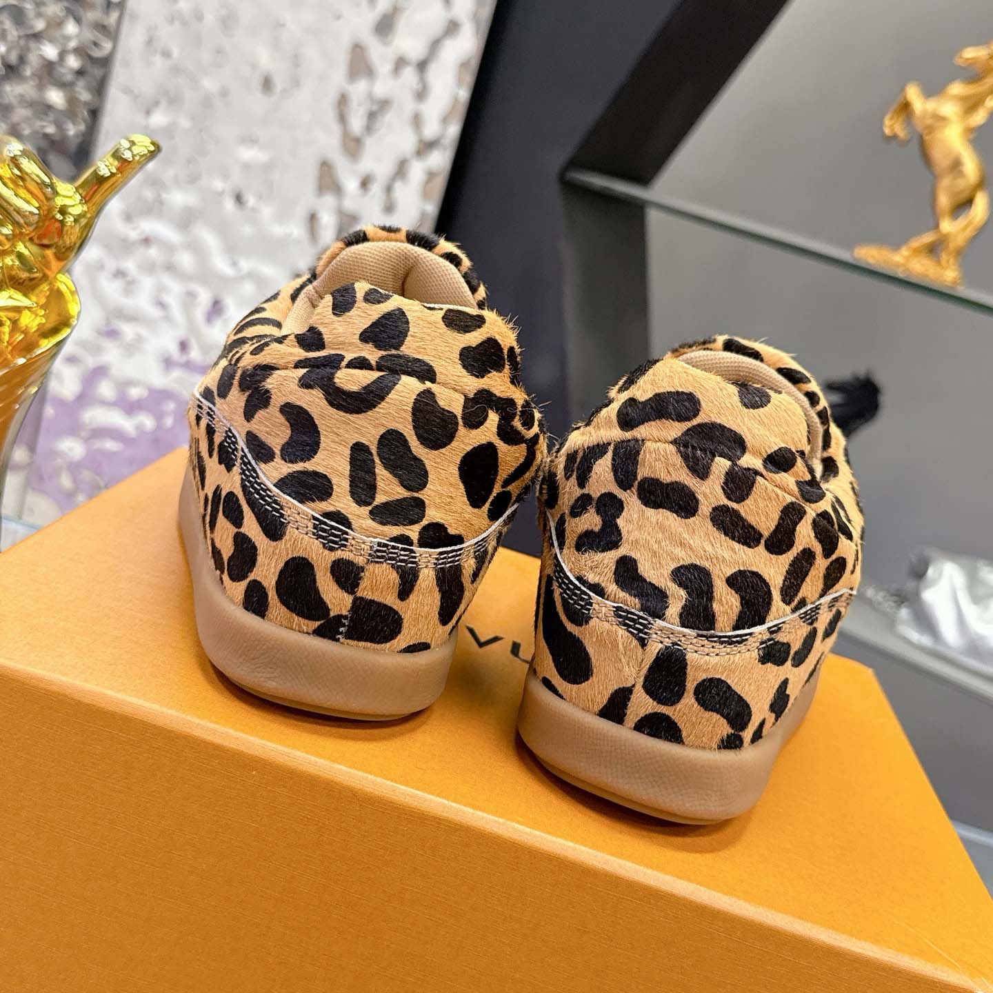 Louis Vuitton LV Yeti Slip On   1AIKKQ - DesignerGu