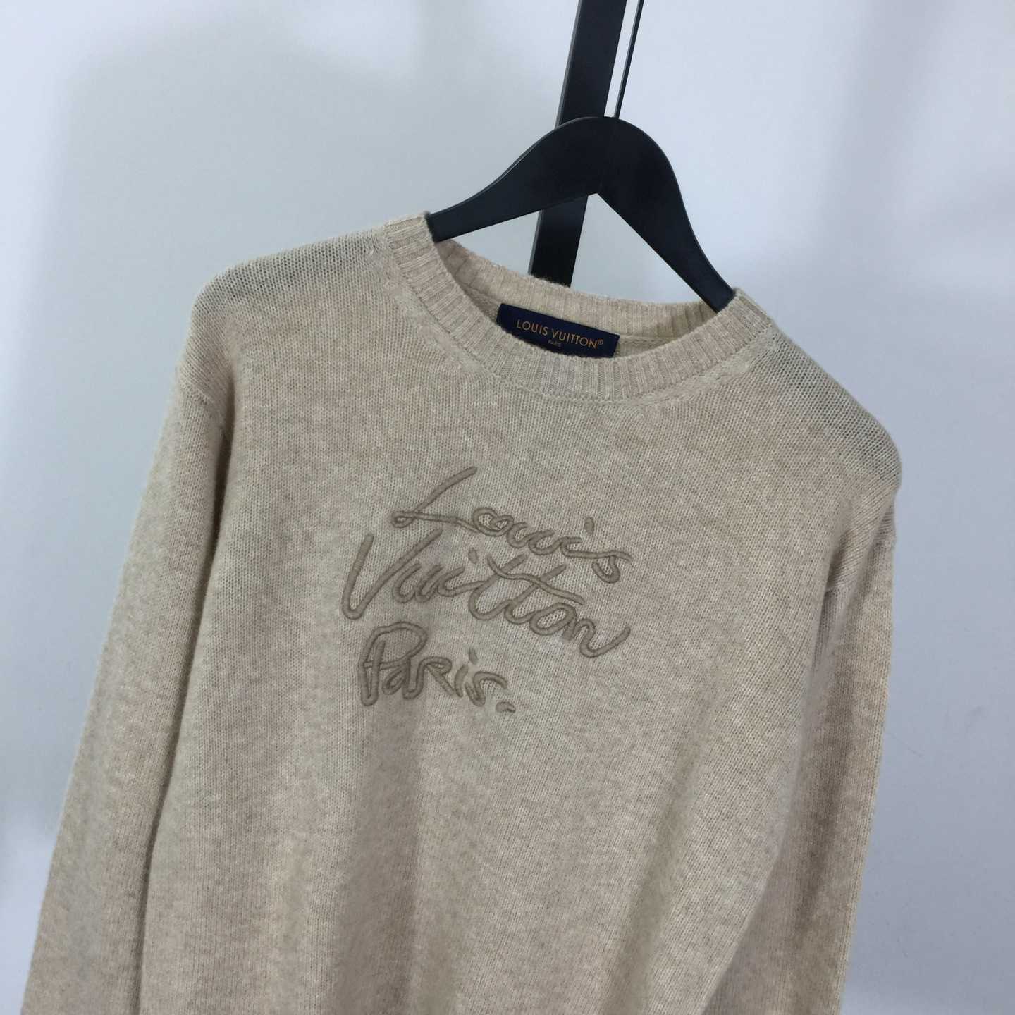 Louis Vuitton Cursive Signature Pullover   1AIOYJ - DesignerGu