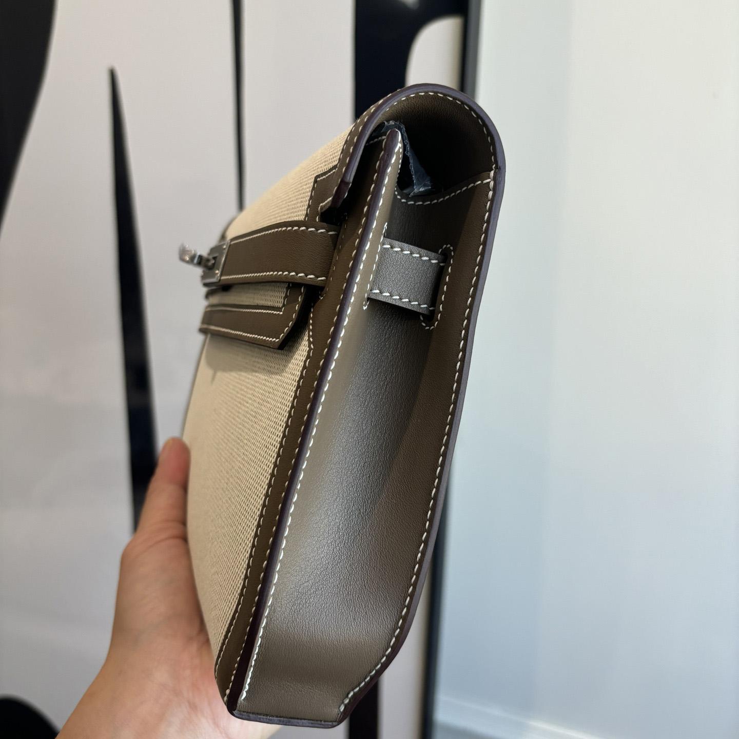 Hermes Kelly Depeches 25 Pouch - DesignerGu