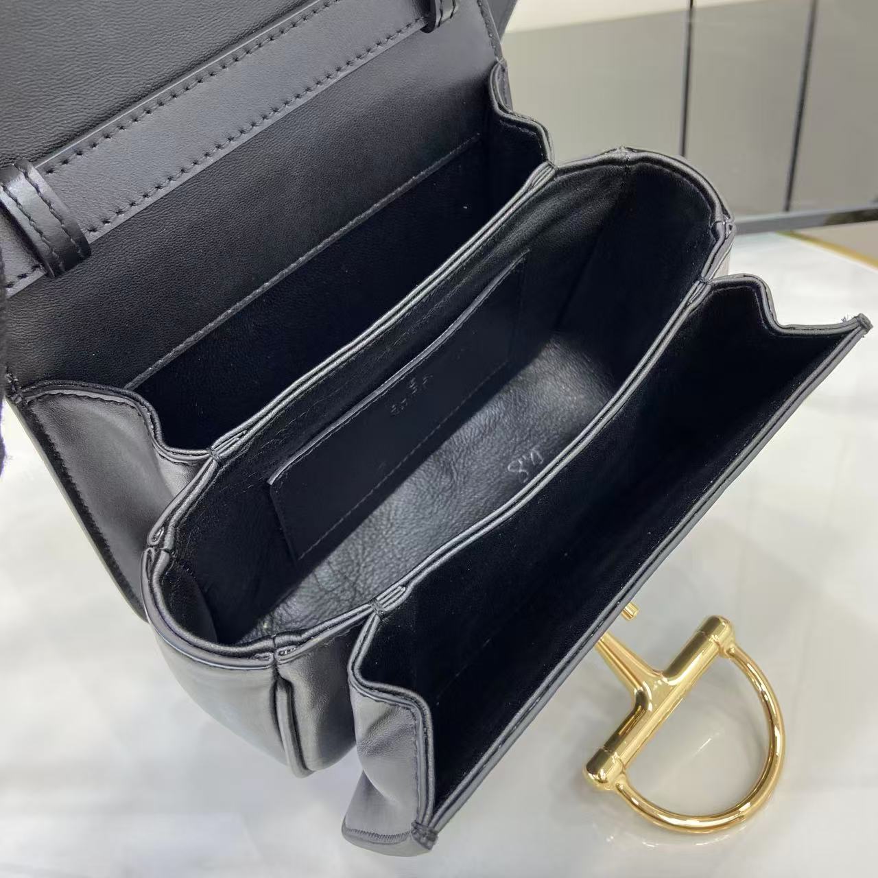 Gucci Siena Small Top Handle Bag - DesignerGu