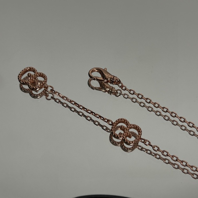 Gucci Icon Round Heart Cut Out Pendant - DesignerGu