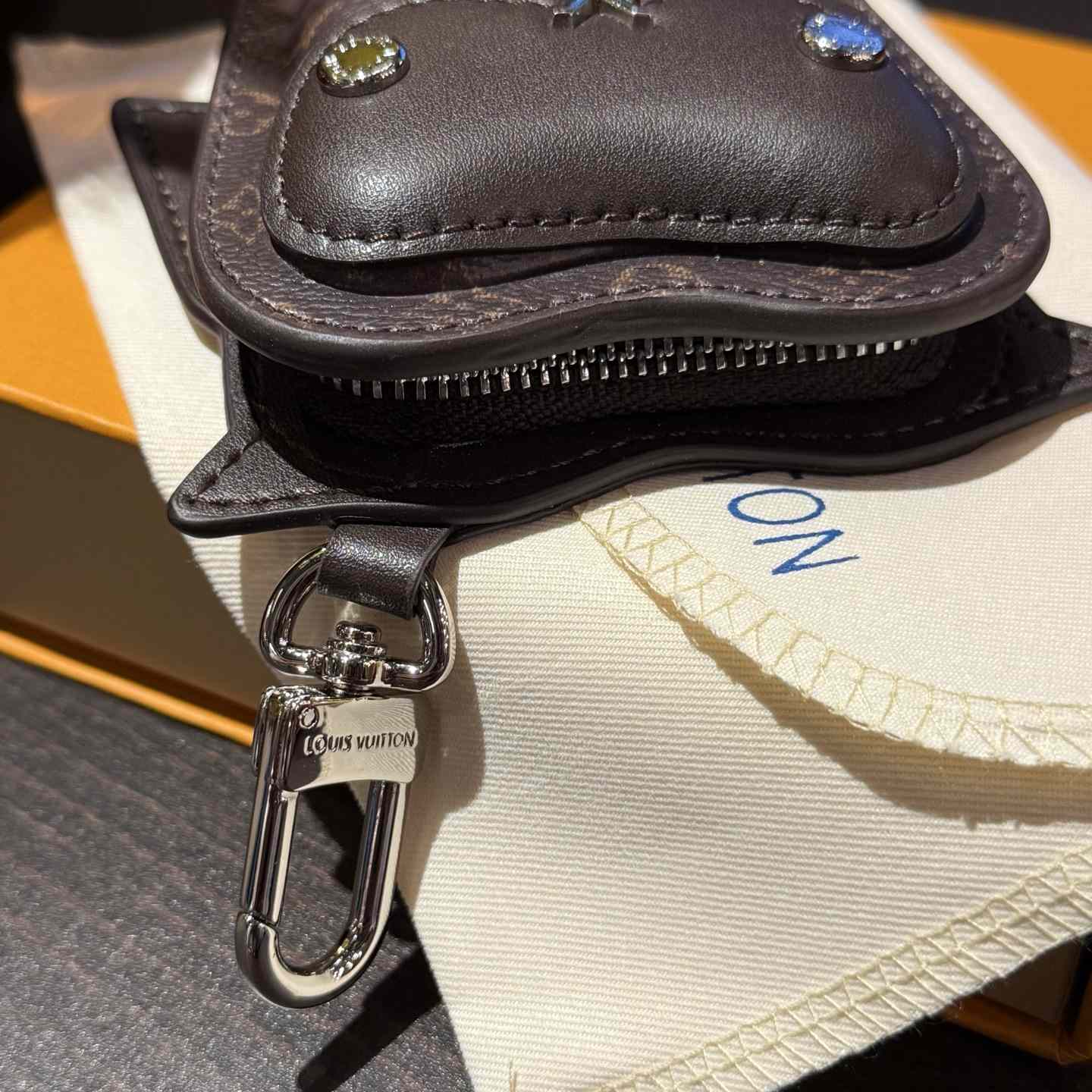 Louis Vuitton LV Owl Bag Charm S00 - DesignerGu