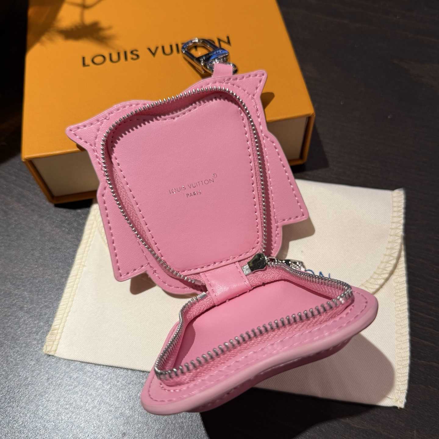 Louis Vuitton LV Owl Bag Charm S00 - DesignerGu
