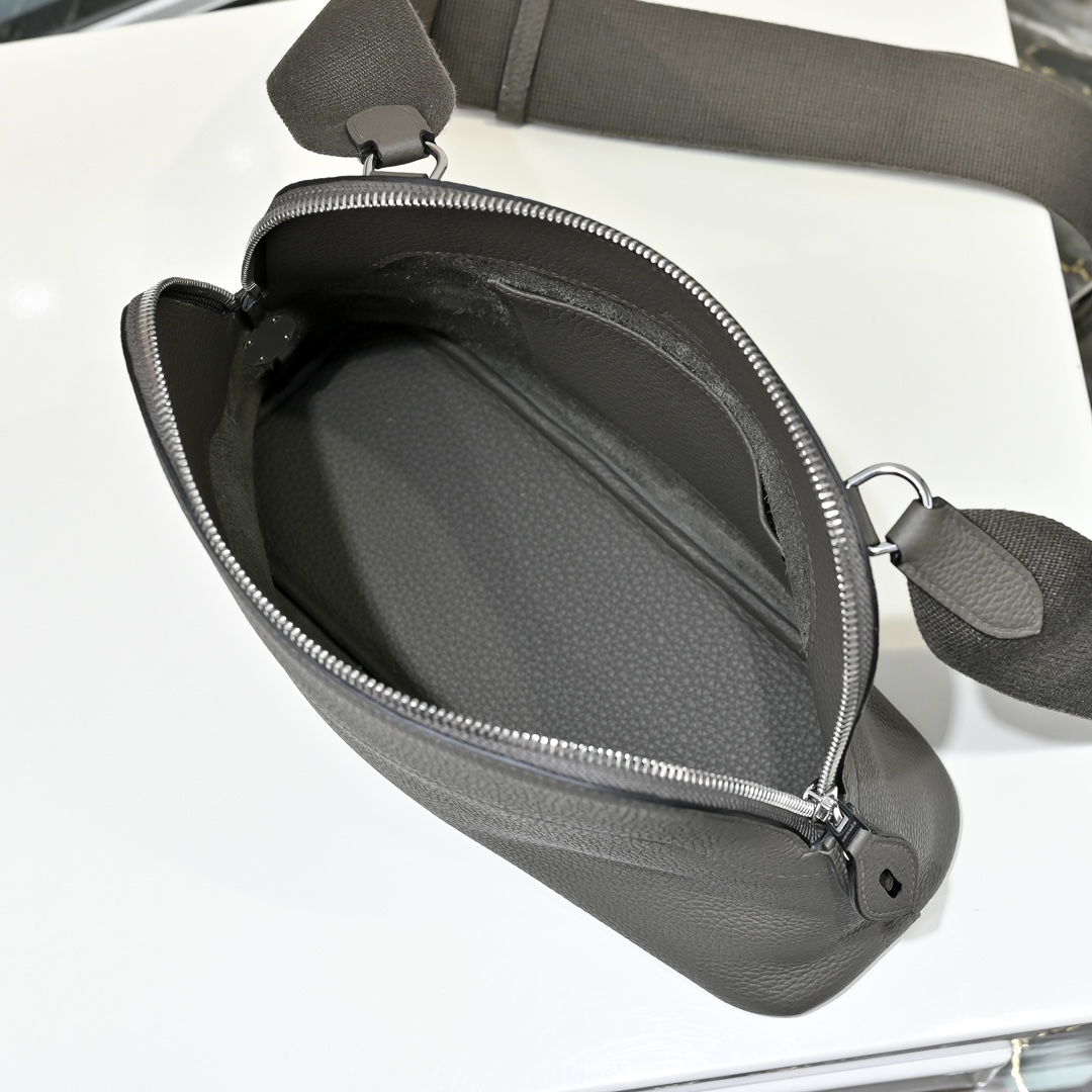 Hermès Bolide Messenger Bag - DesignerGu