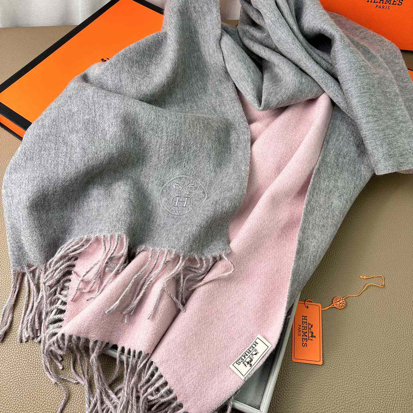 Hermès double-sided cashwool scarf - DesignerGu