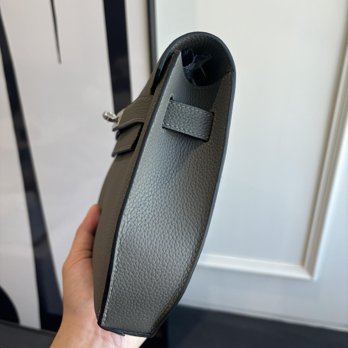 Hermes Kelly Depeches 25 Pouch - DesignerGu