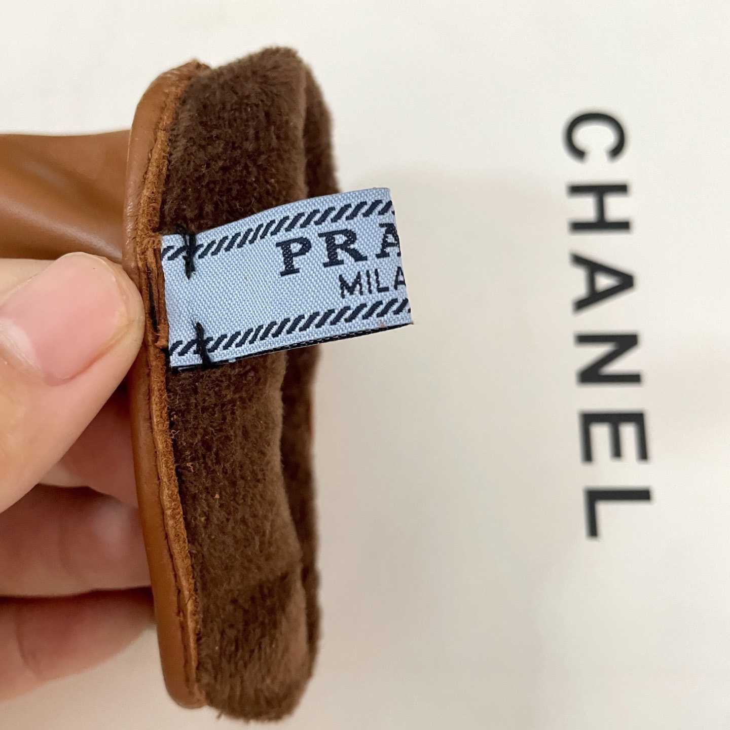 Prada Women's Gloves - DesignerGu